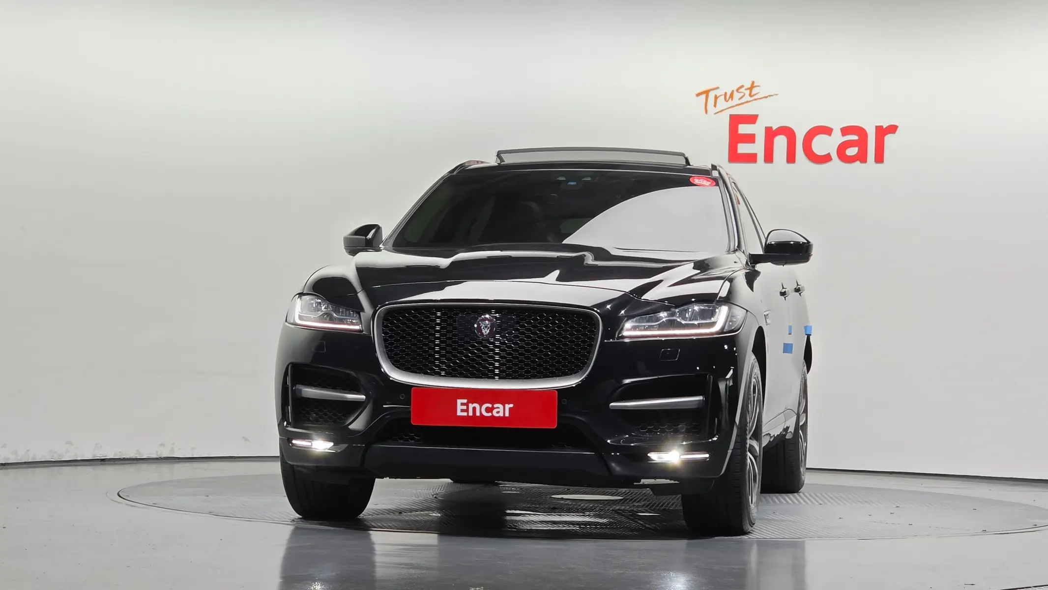 Jaguar F-PACE 20d R-Sport 2019 2/5