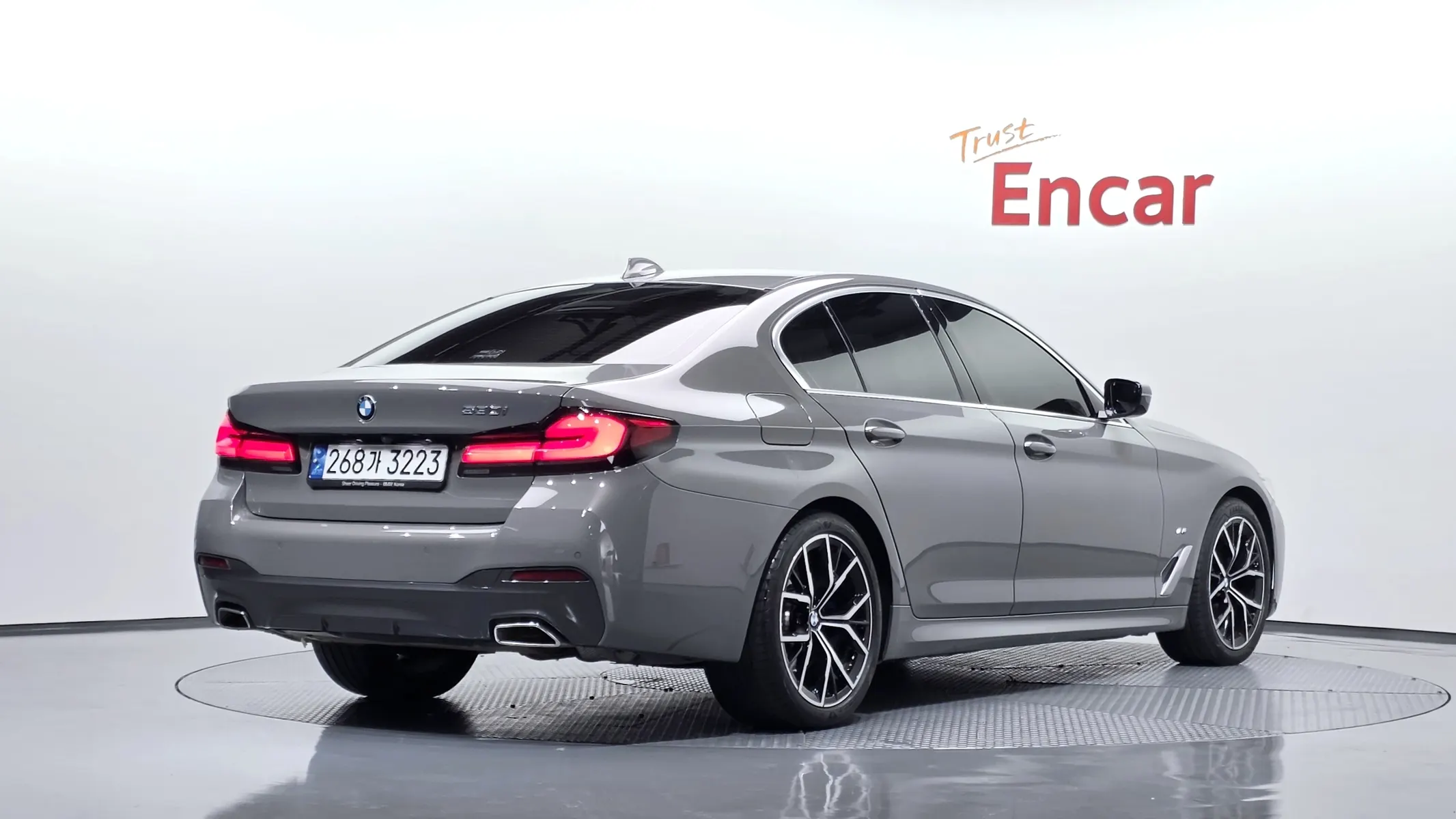 BMW 5 Series (G30) 530i M 2022 2/37