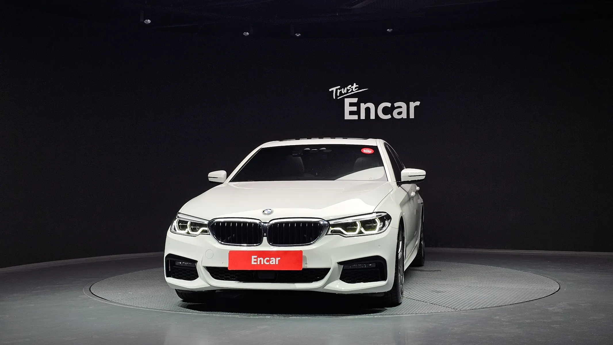BMW 5 Series (G30) 520d M 2019 3/34