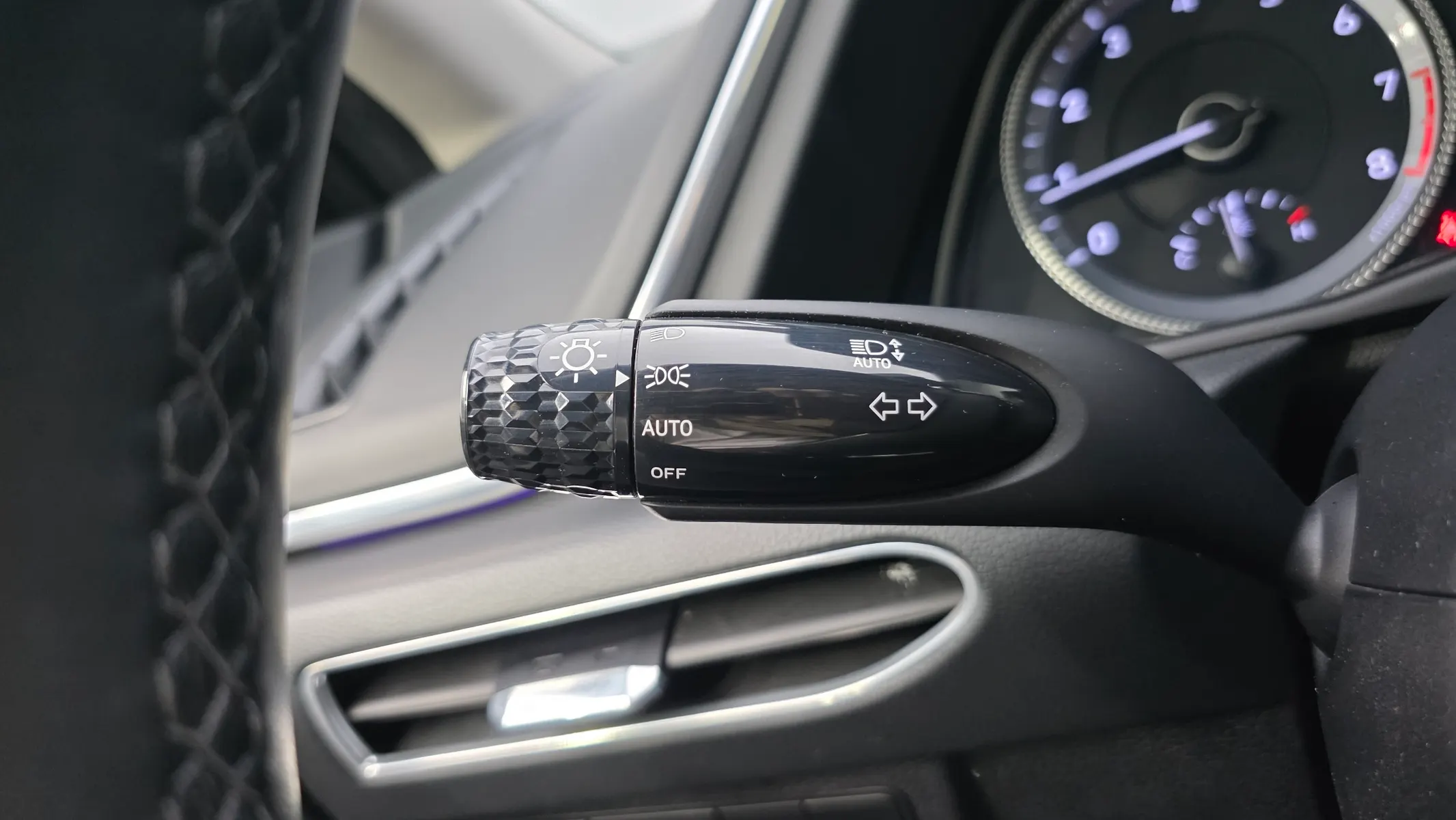 Hyundai (DN8) 2.0 LPG() 2022 34/35