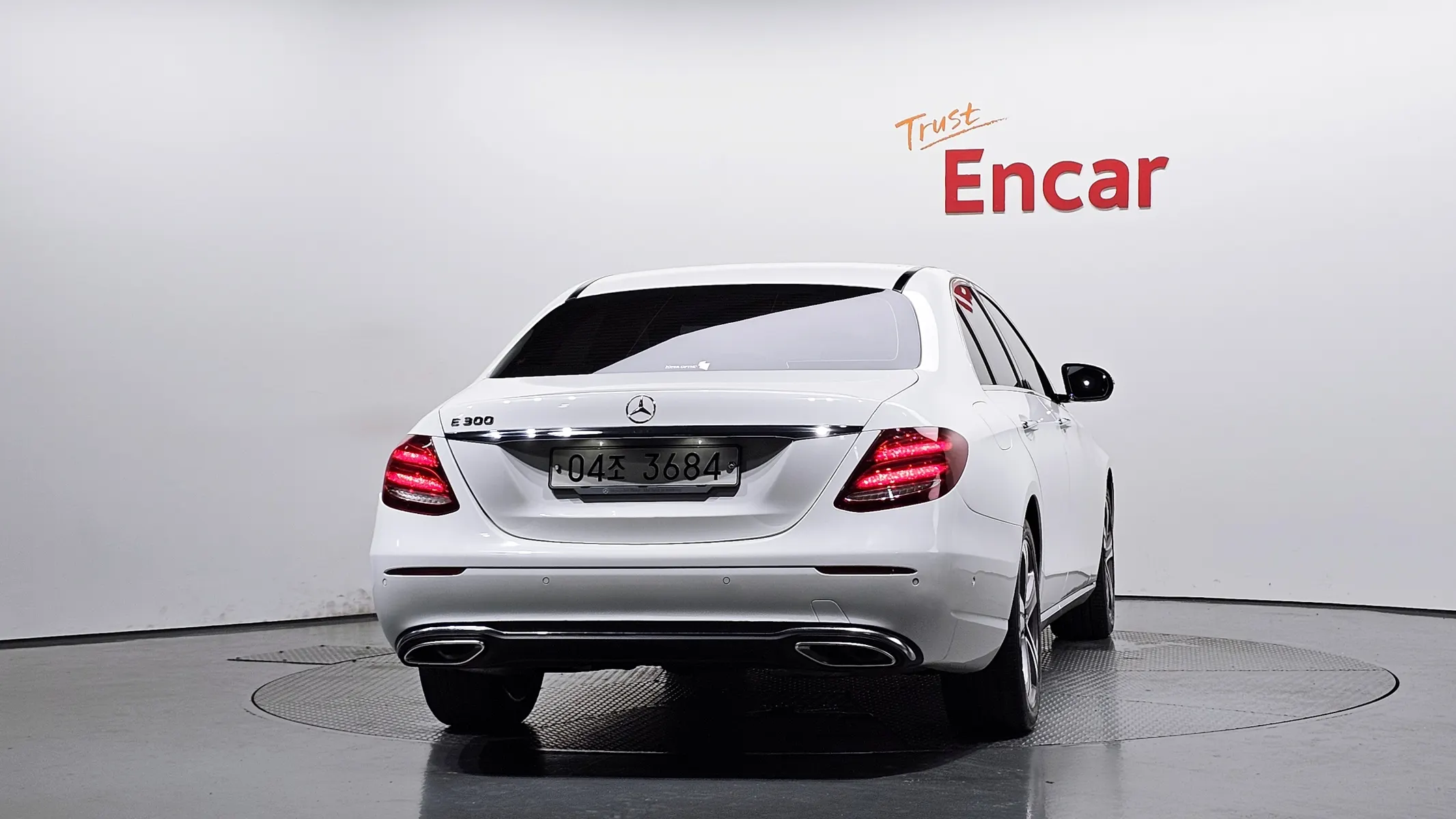 Mercedes-Benz E-Class W213 E300 2018 3/33