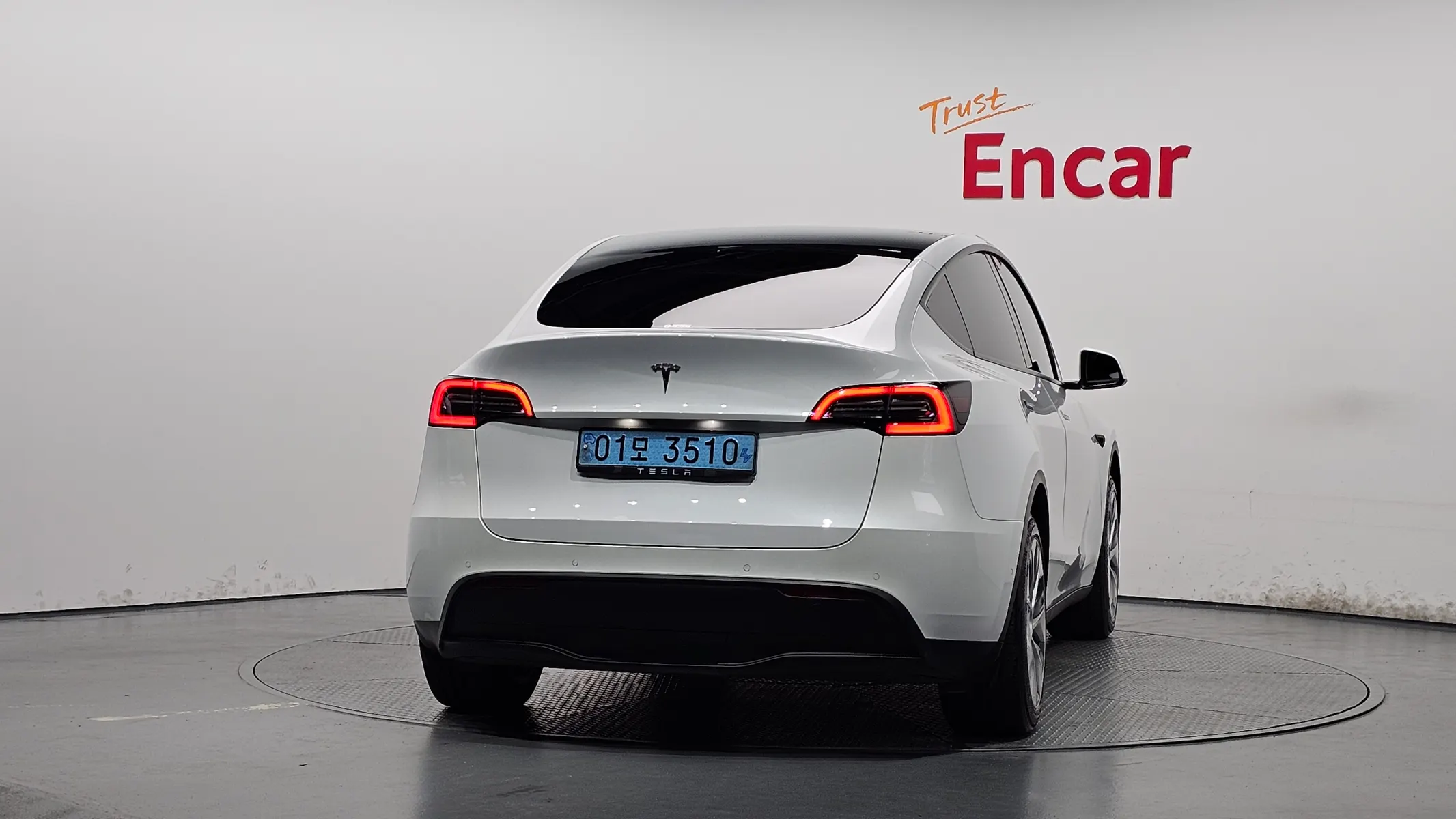 Tesla Y RWD 2021 3/5