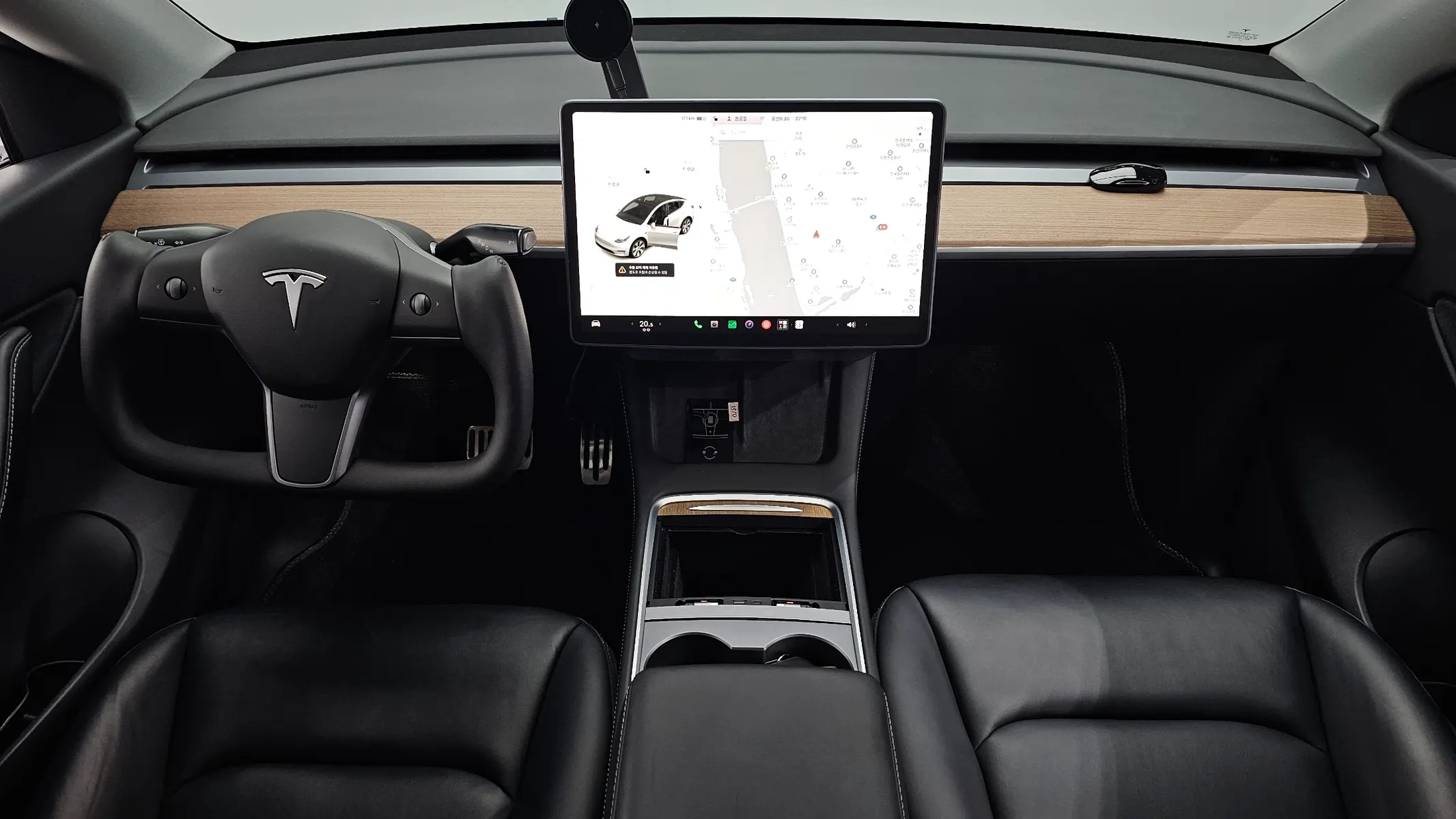 Tesla Y RWD 2021 4/5