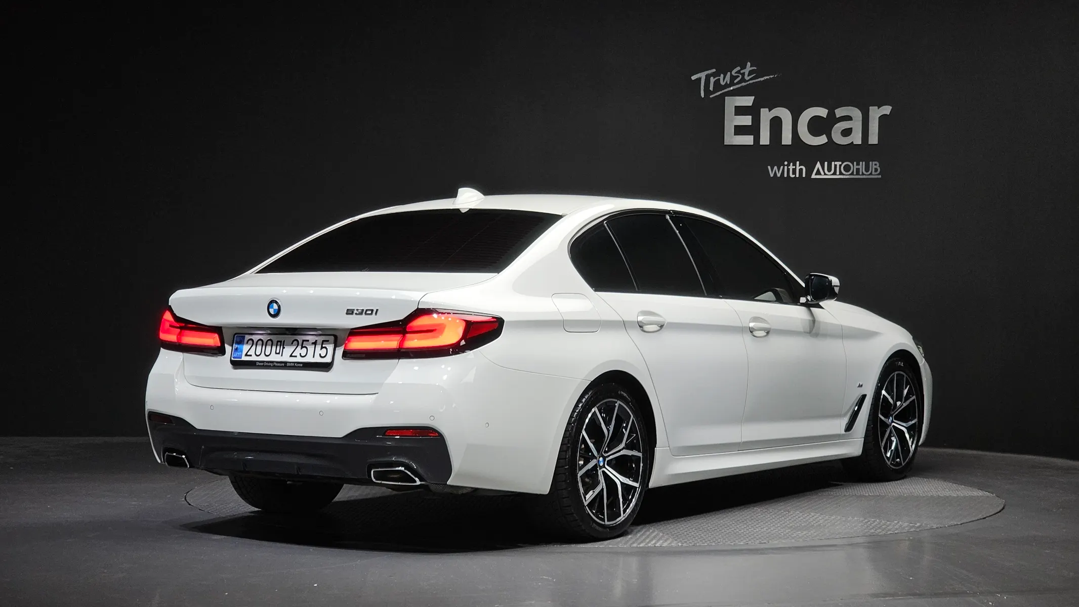 BMW 5 Series (G30) 530i M 2023 2/32