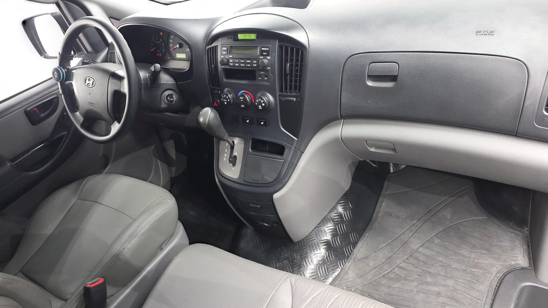 Hyundai Grand Starex 3 2015 4/5
