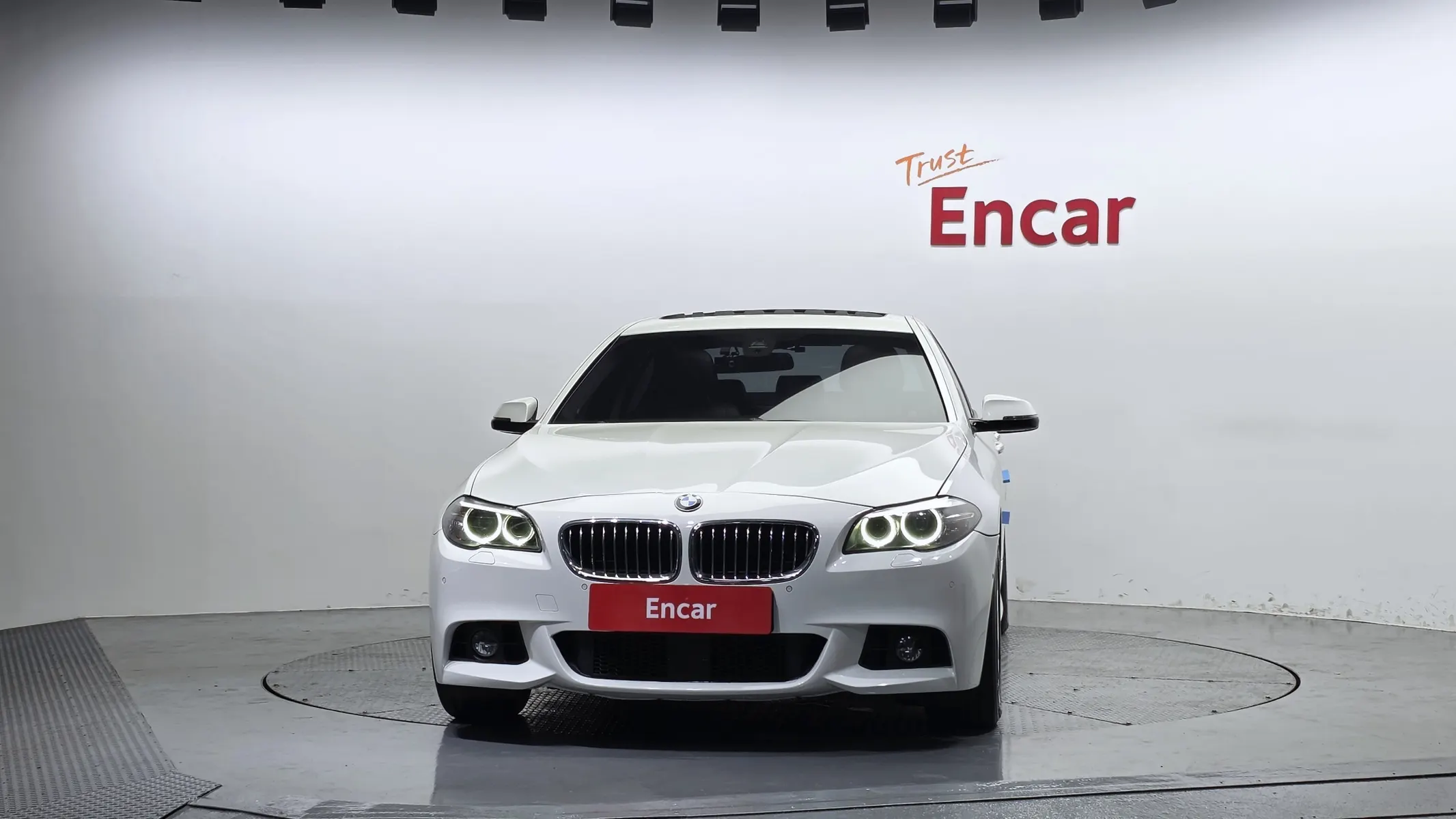 BMW 5 Series (F10) 528i M 2016 3/21