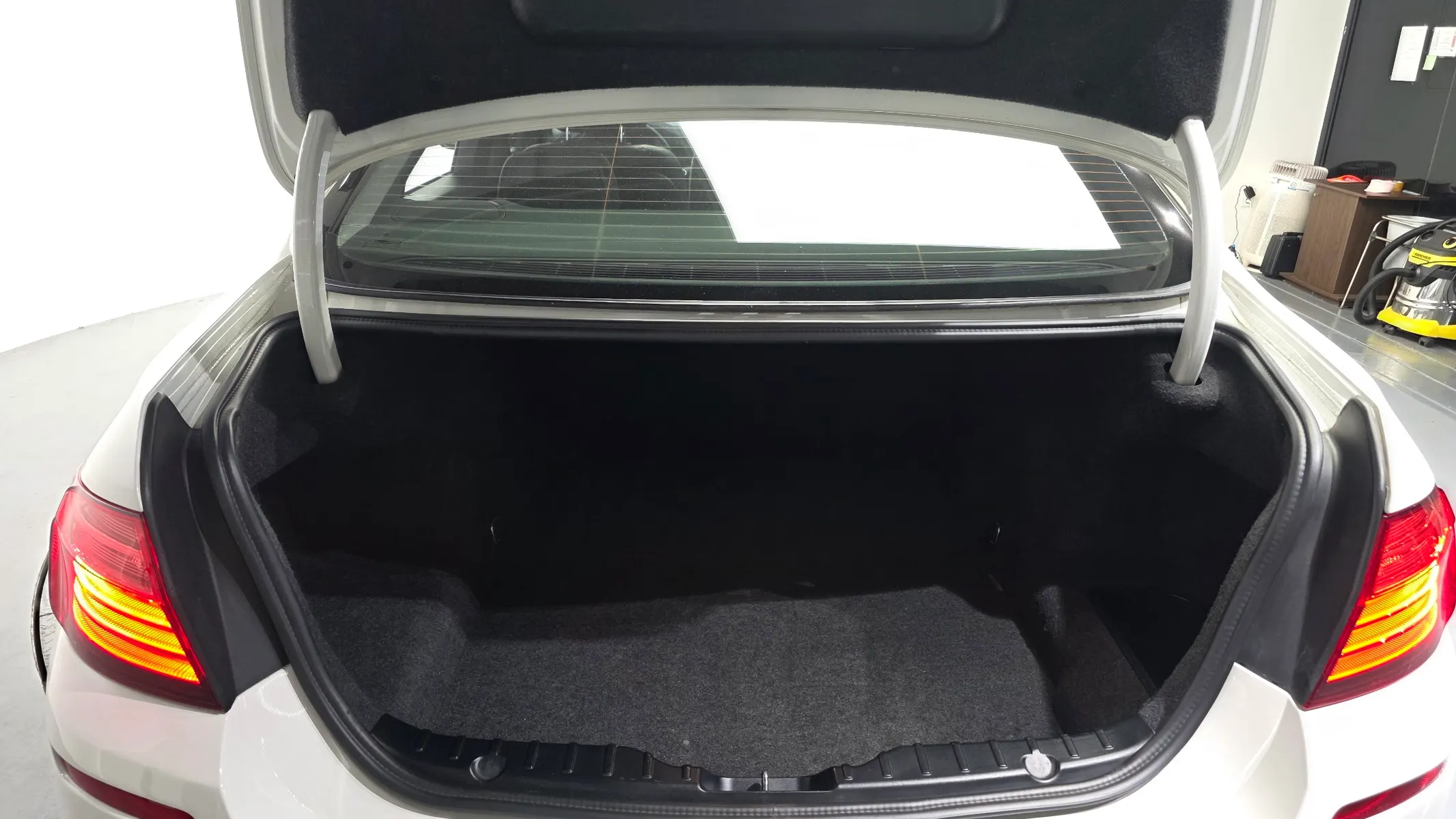BMW 5 Series (F10) 528i M 2016 20/21