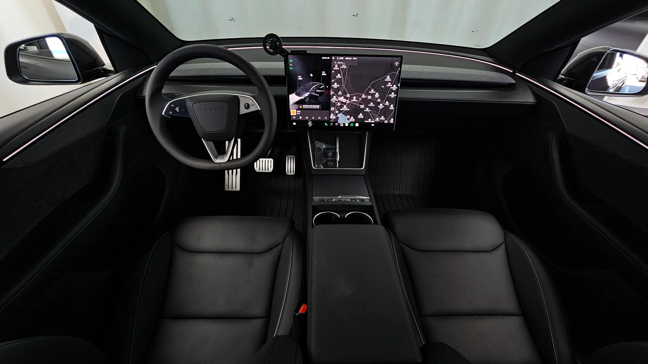 Tesla Y L AWD 2026 4/5