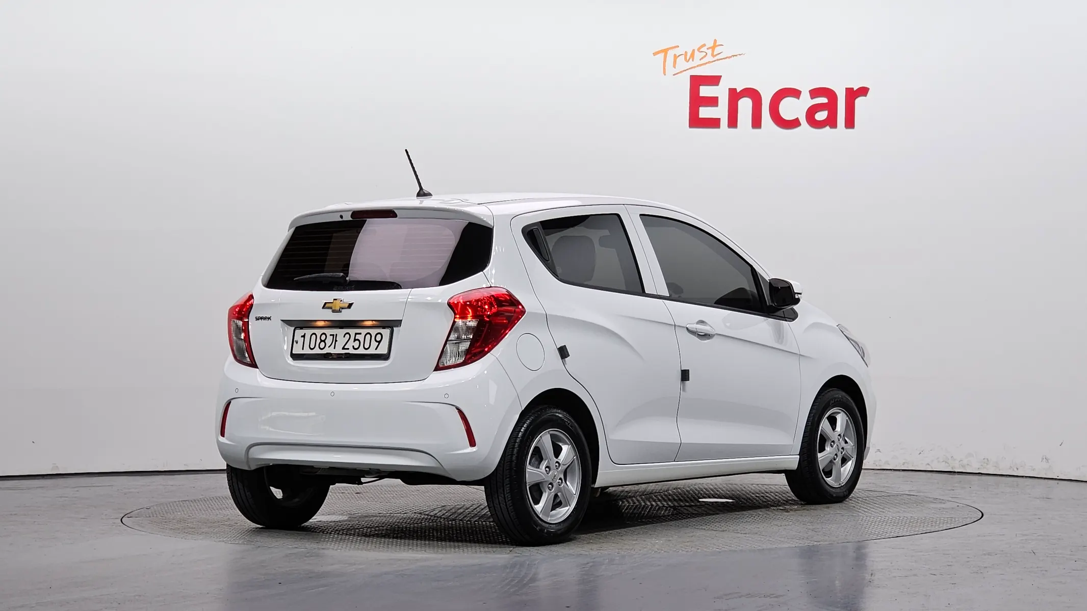 Chevrolet Spark LT 2021 2/32