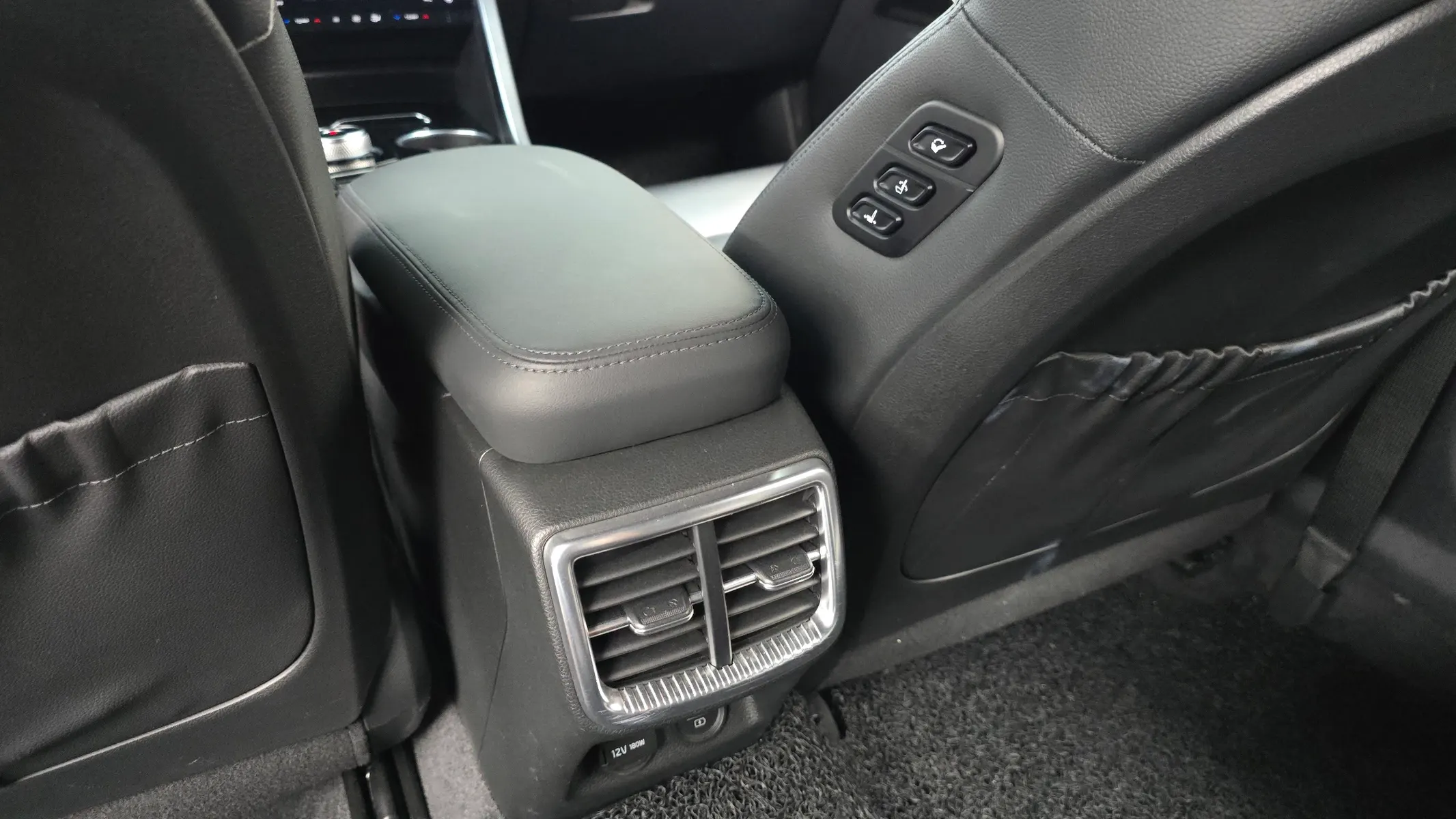 Kia K5 3 2.0 2023 31/32