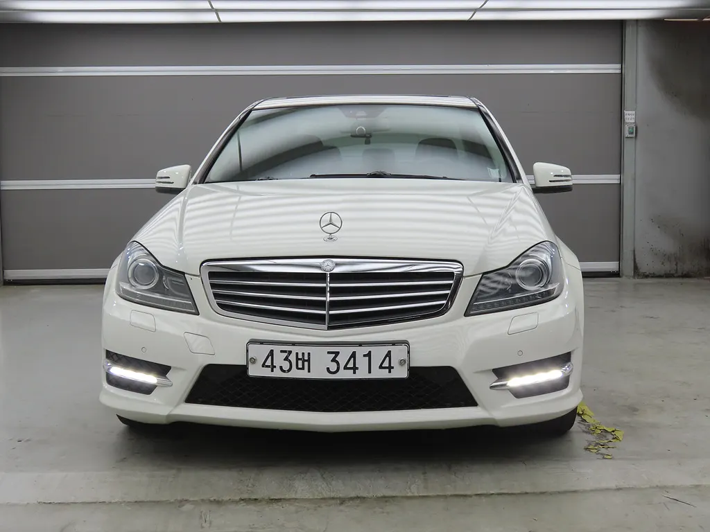 Mercedes-Benz C-Class W204 C200 CGI 2012 2/21