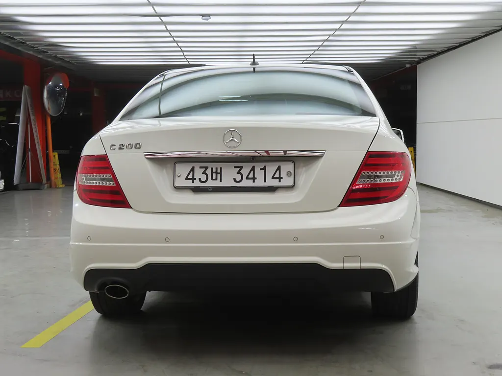 Mercedes-Benz C-Class W204 C200 CGI 2012 3/21