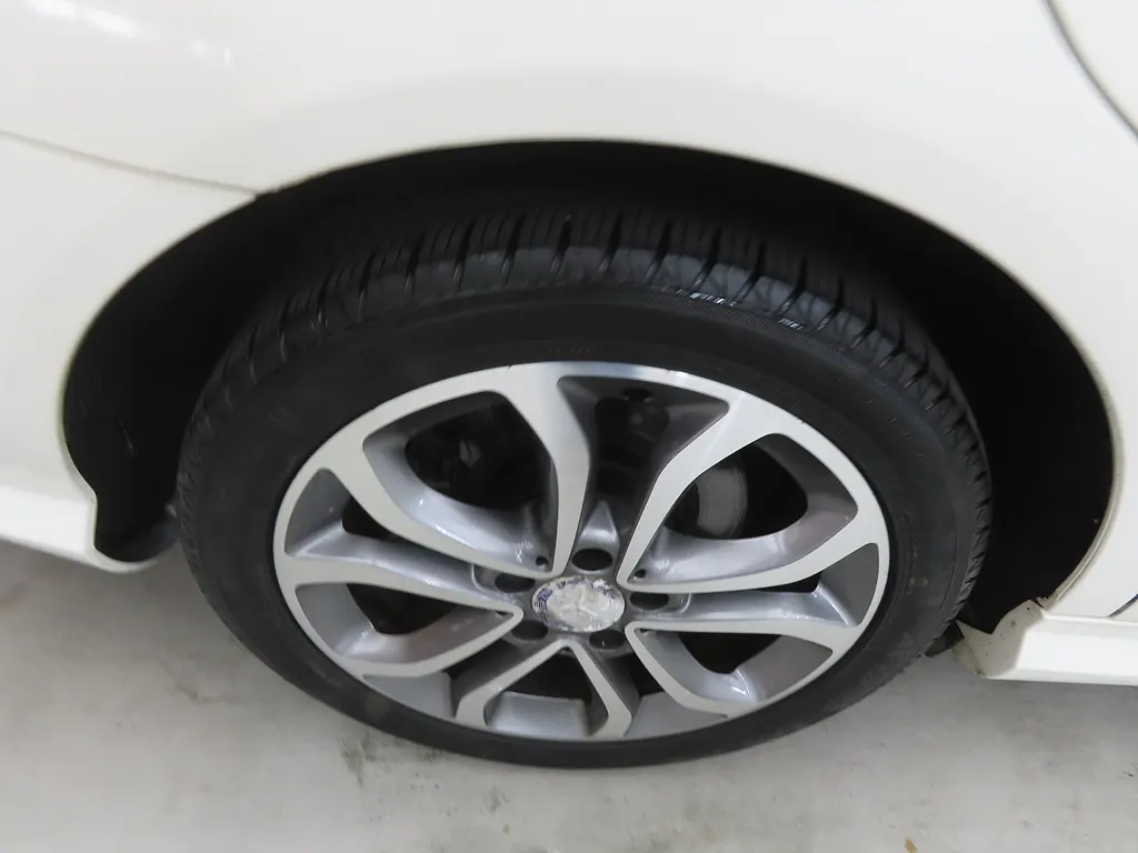 Mercedes-Benz C-Class W204 C200 CGI 2012 20/21