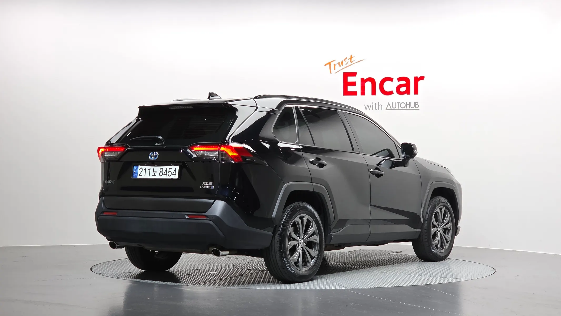 Toyota RAV4 5 2.5 2WD XLE 2023 2/32
