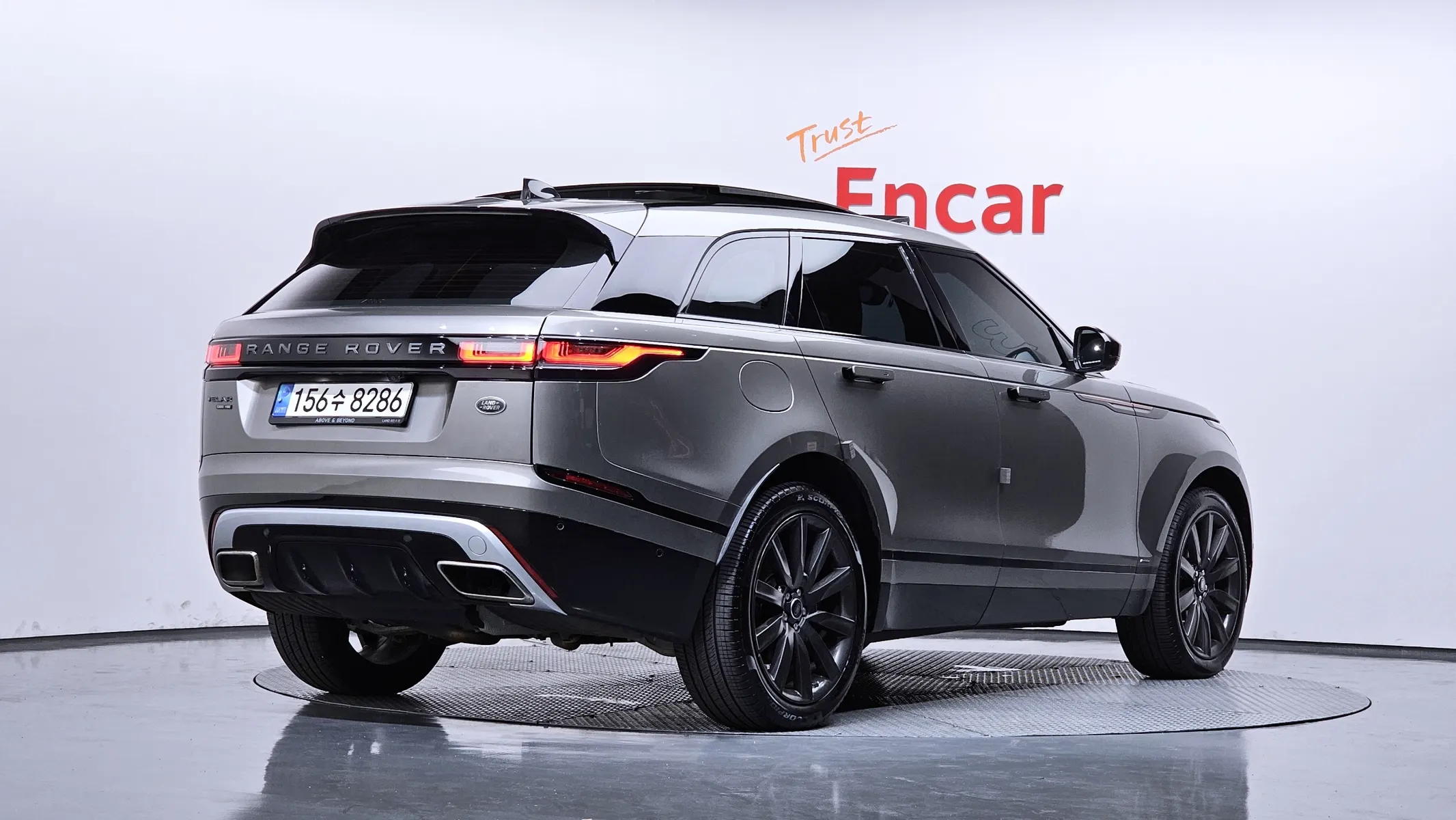 Land Rover 레인지로버 벨라 3.0 D300 R- HSE 2018 2/40