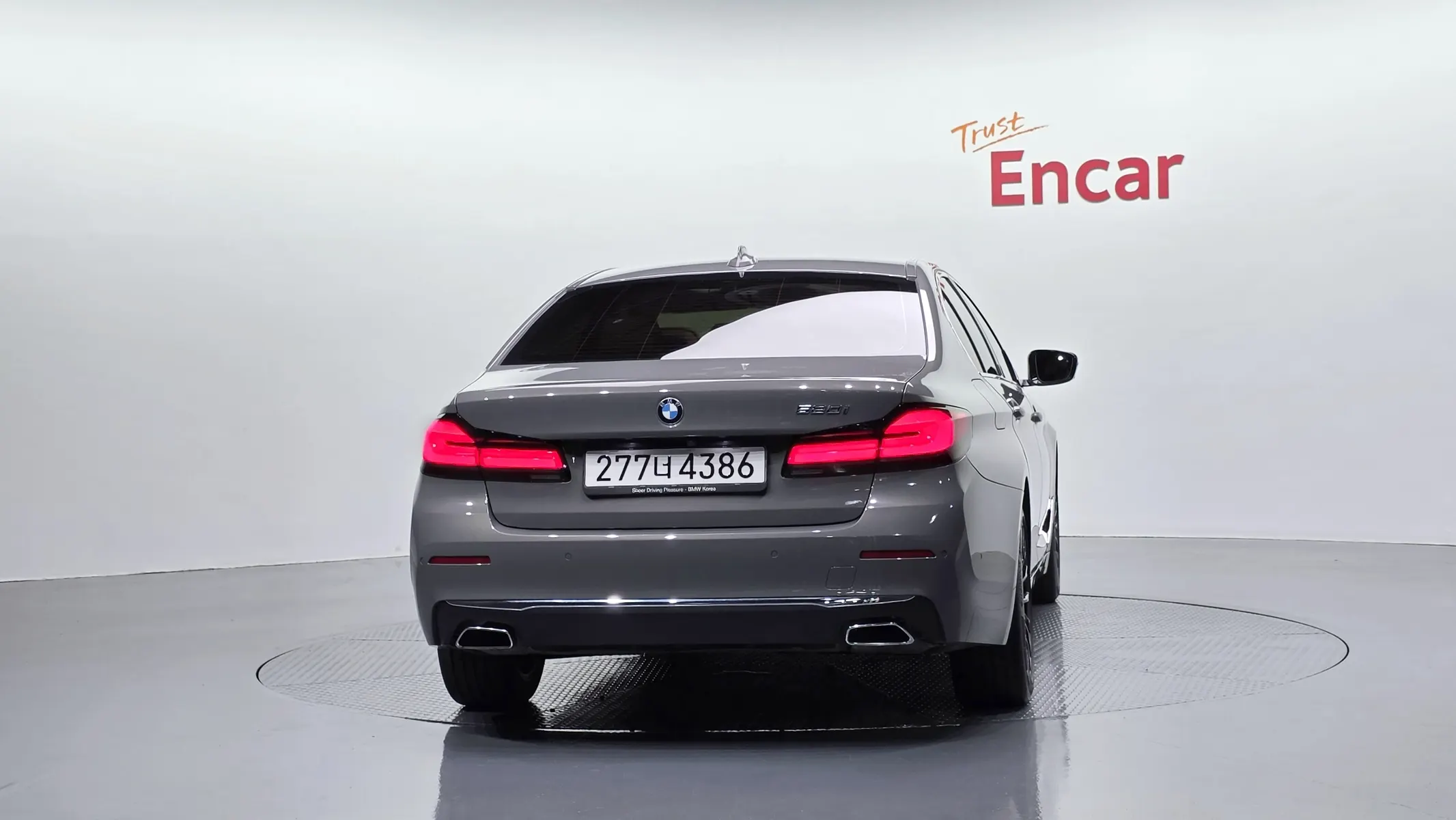 BMW 5 Series (G30) 520i 2021 3/34