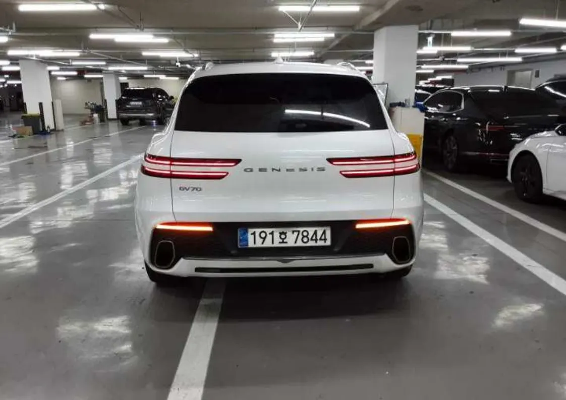 Genesis GV70 2.5T 2WD 2023 3/13