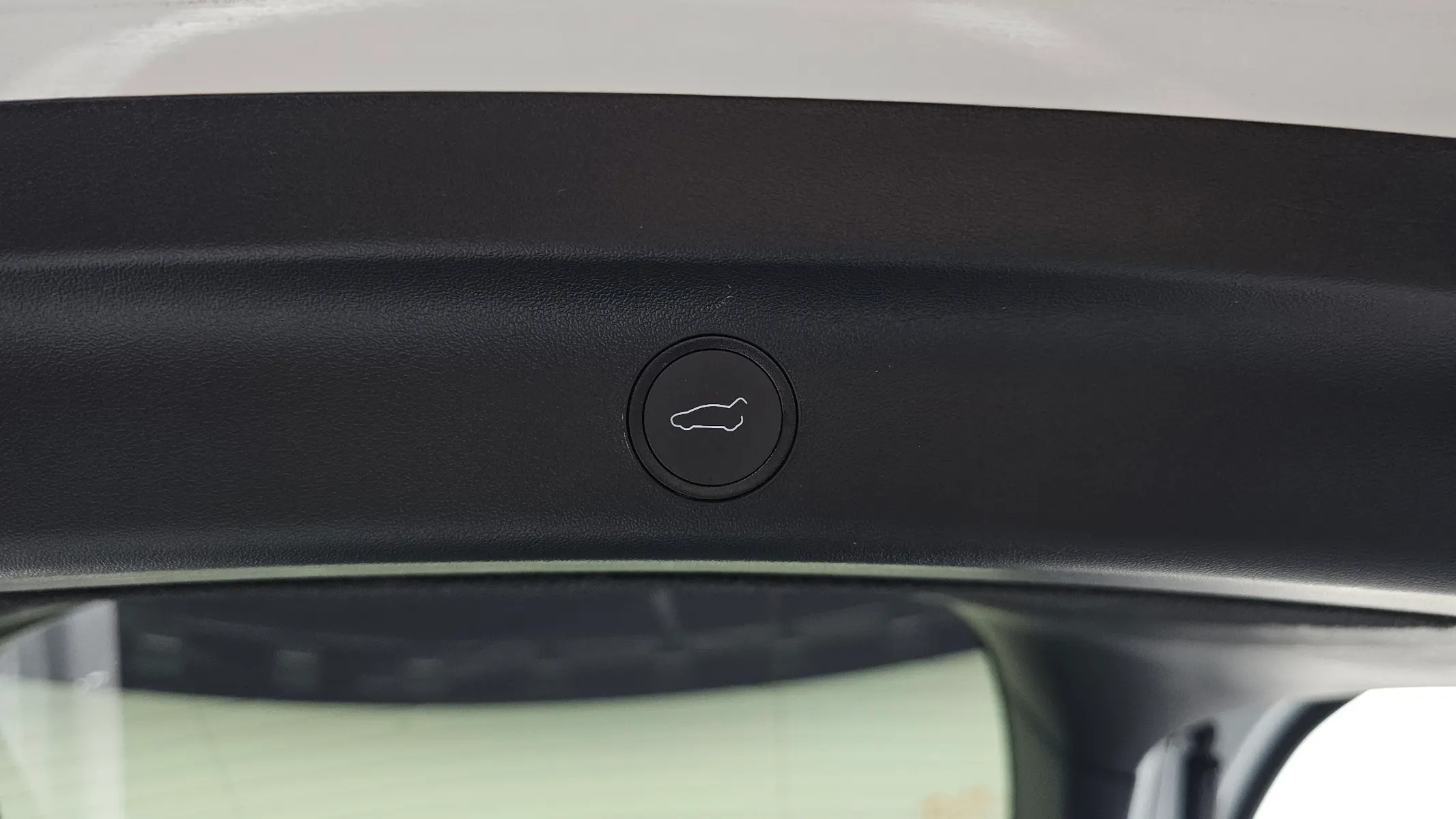 Tesla Y AWD 2024 33/34