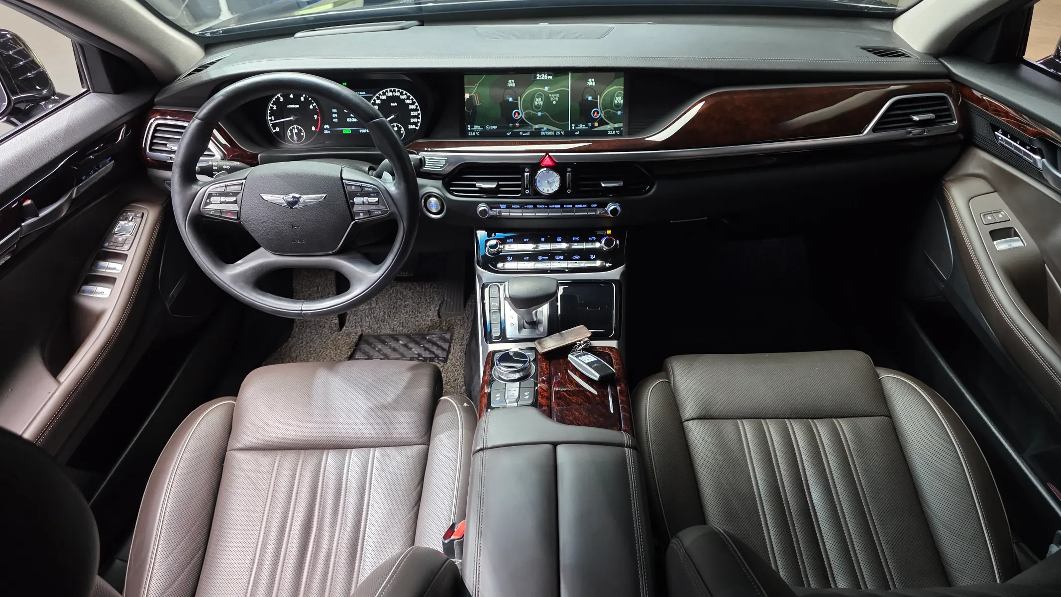 Genesis EQ900 3.3 T-GDI AWD 2016 4/5