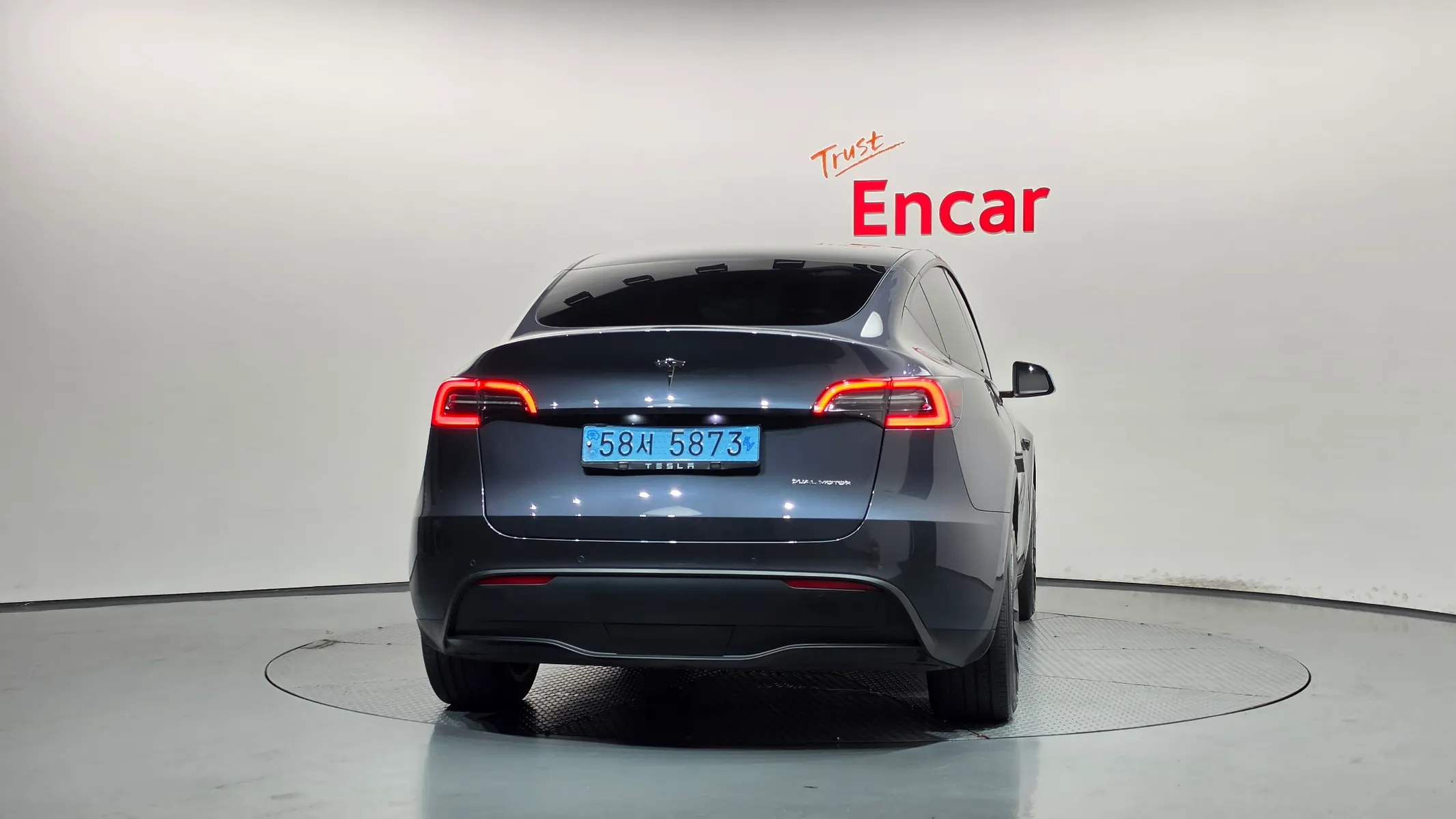 Tesla Y AWD 2022 3/5