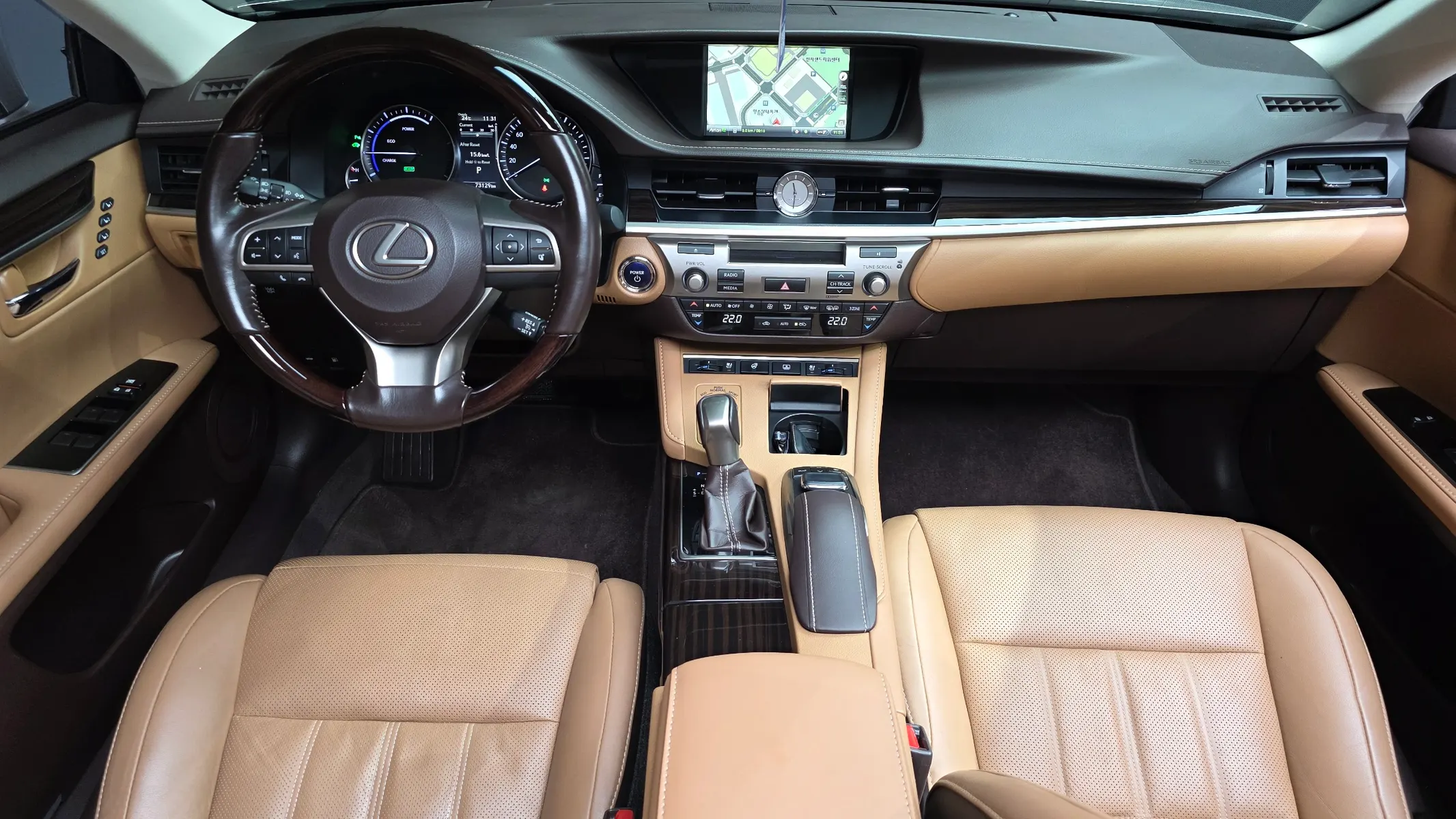 Lexus ES300h + 2018 3/5