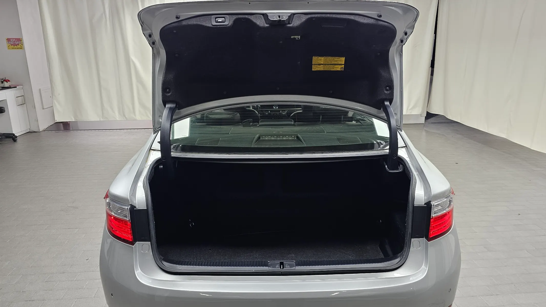 Lexus ES300h 2012 32/33