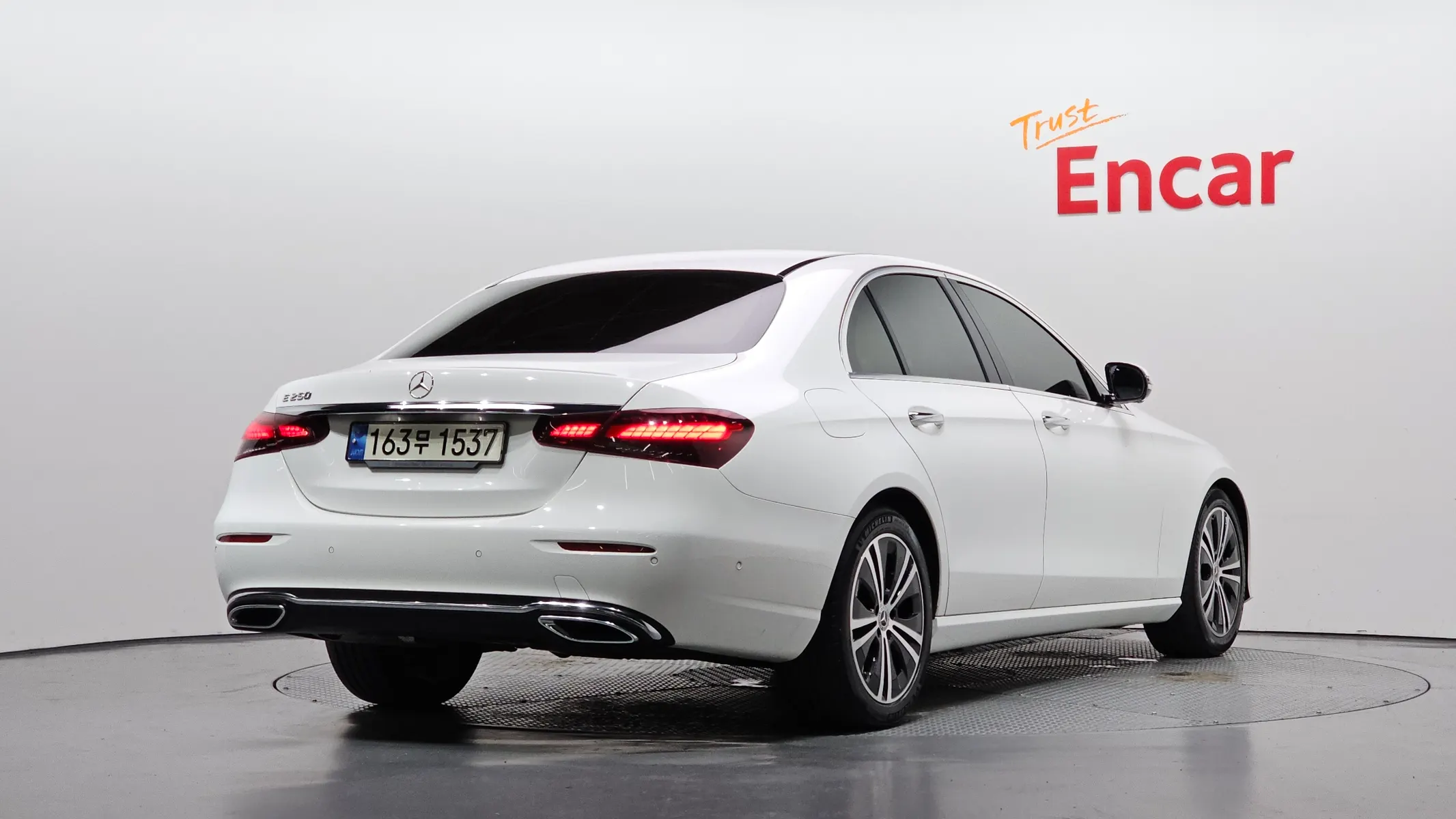 Mercedes-Benz E-Class W213 E250 2022 2/33