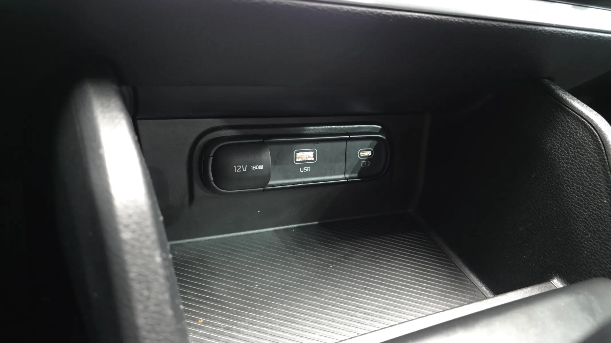 Kia 5 2.0 2WD 2022 31/32