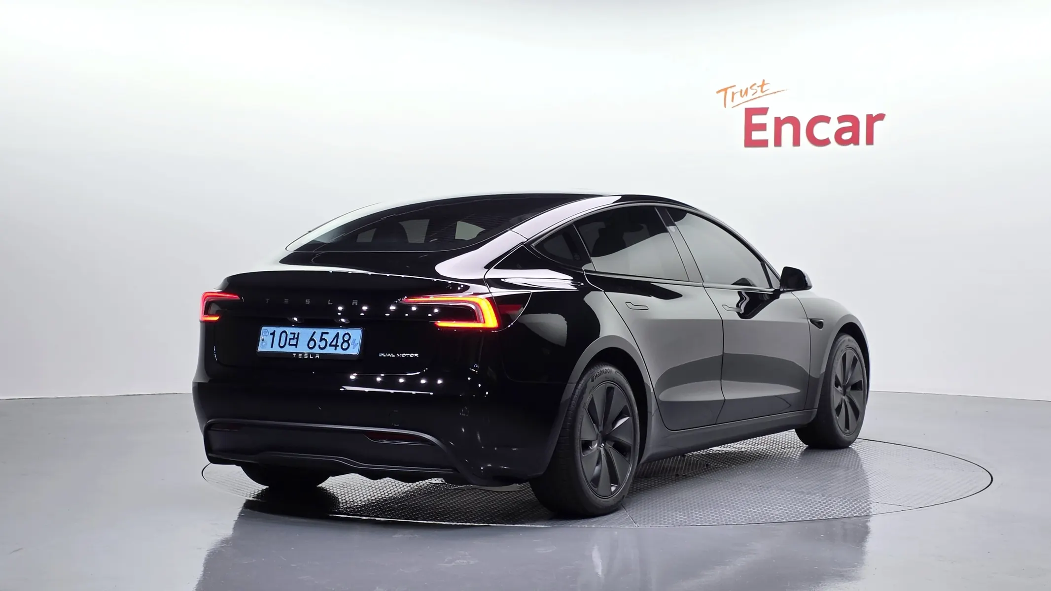 Tesla 3 AWD 2024 2/34