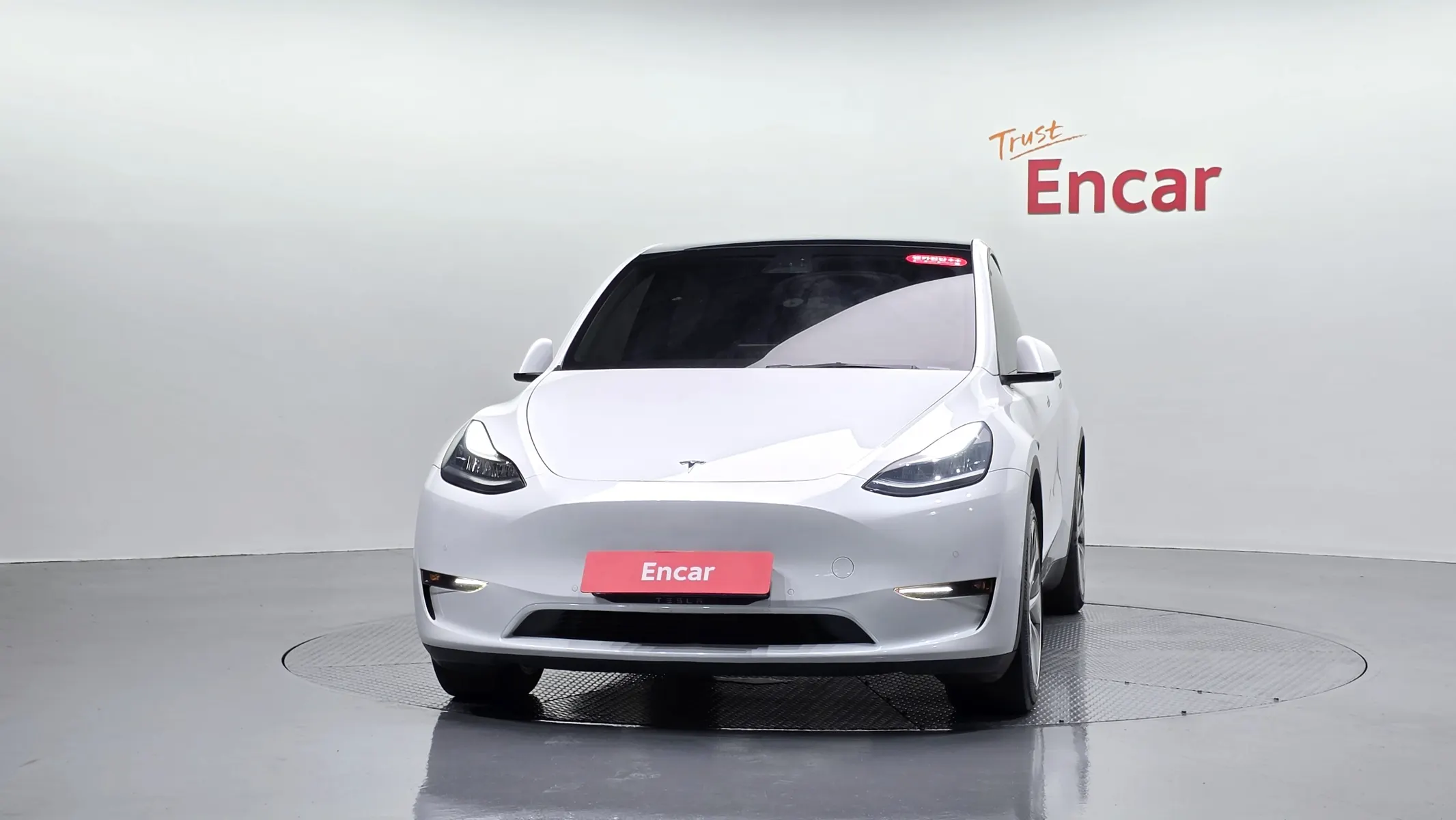 Tesla Y AWD 2021 3/36