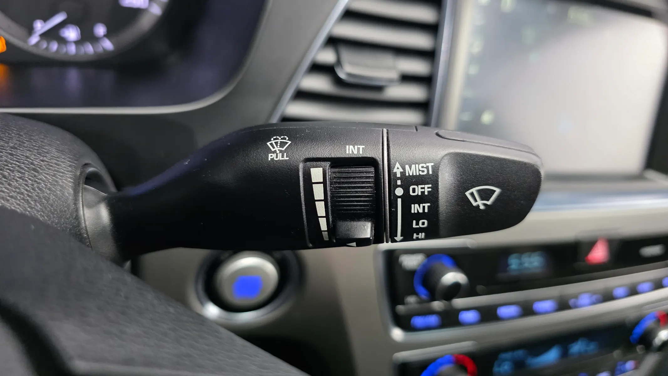 Hyundai LF 2.0 2014 32/33