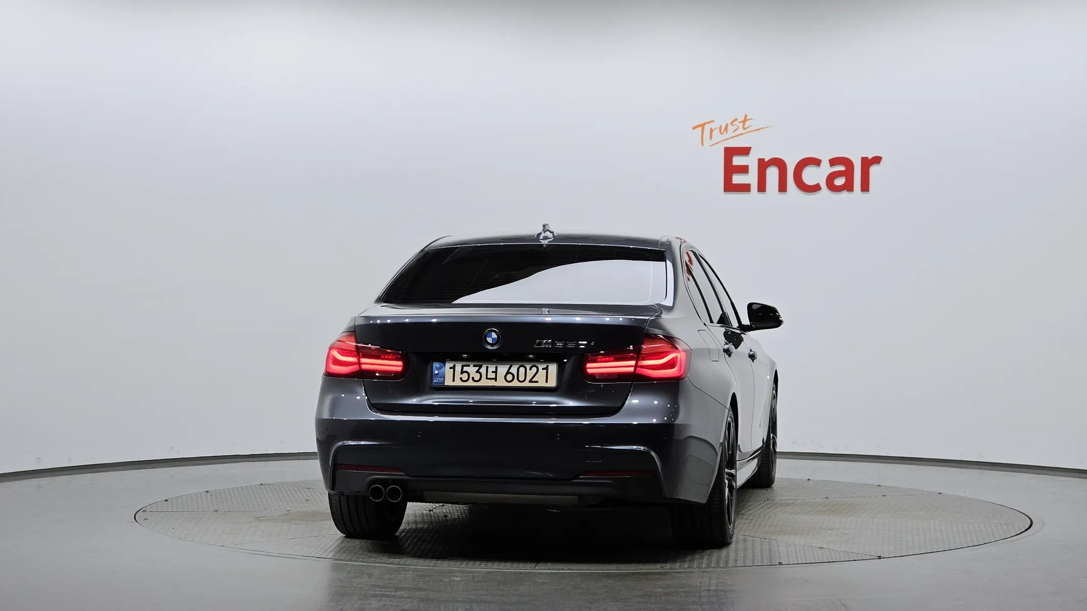 BMW 3 Series (F30) 330i M 2018 3/35