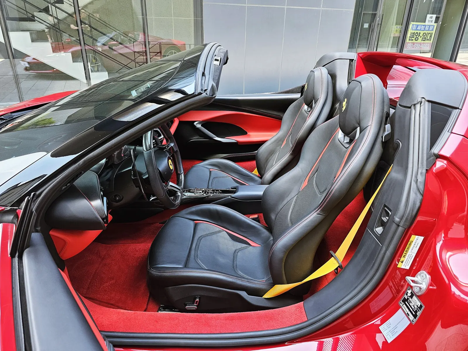Ferrari 296 GTS 3.0 V6 2023 3/5