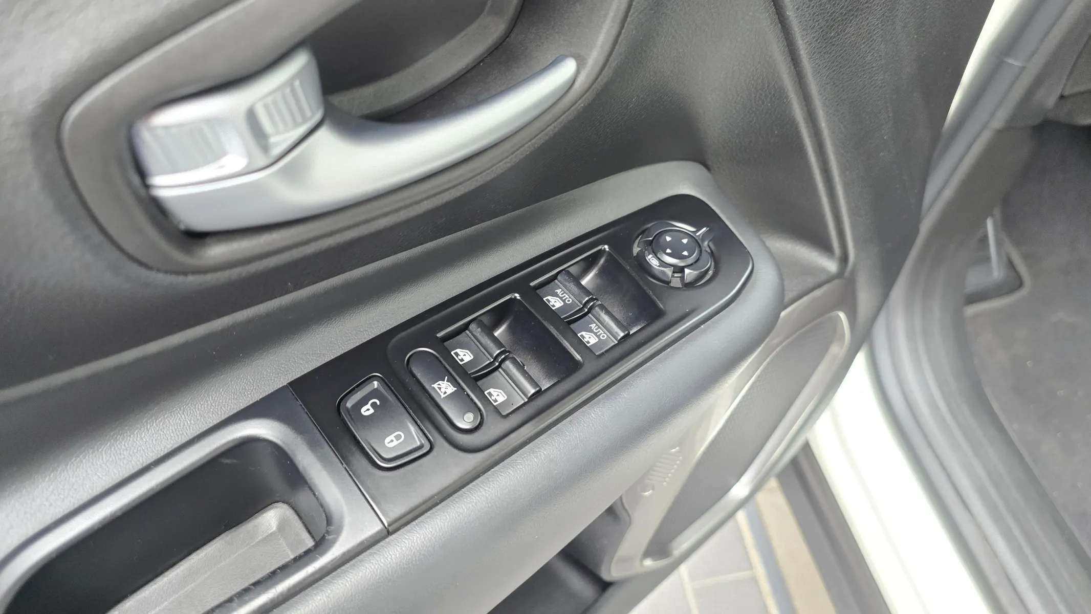 Jeep 레니게이드 2.4 2019 33/34