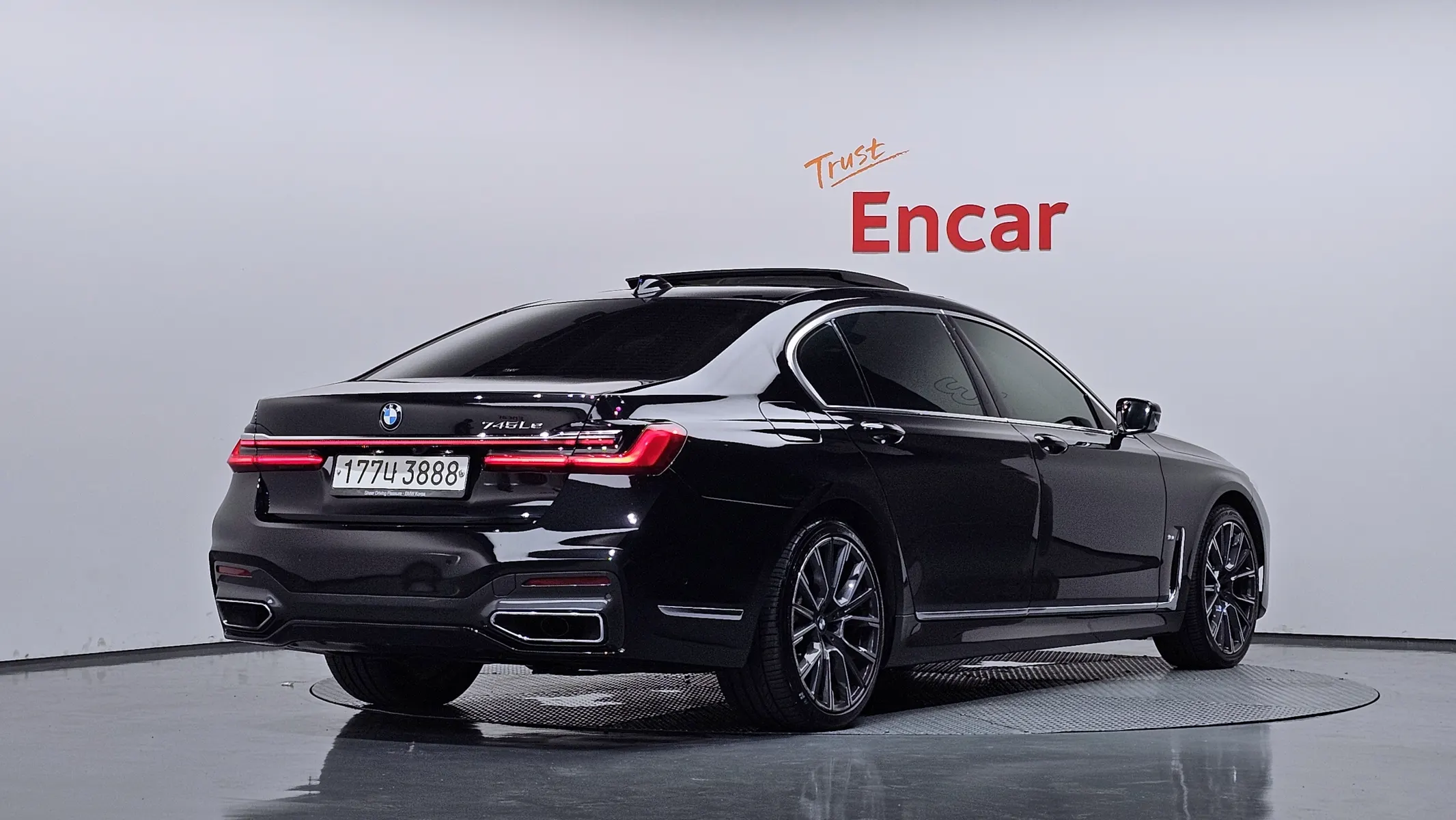 BMW 7 Series (G11) 745Le i M 2020 2/42
