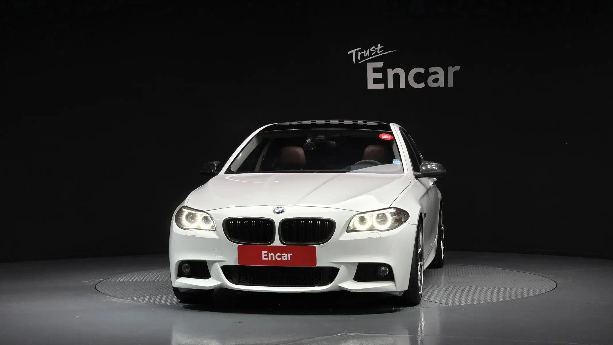 BMW 5 Series (F10) 520d 2013 3/32