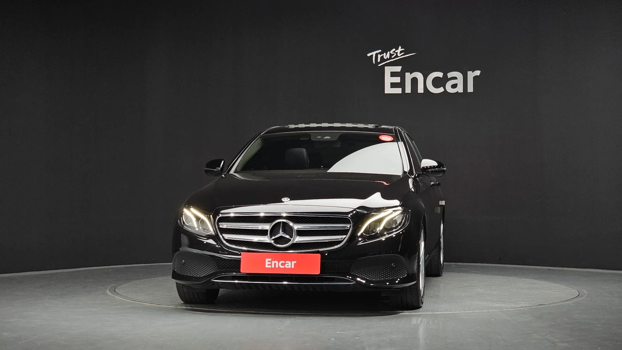 Mercedes-Benz E-Class W213 E200 2018 3/36