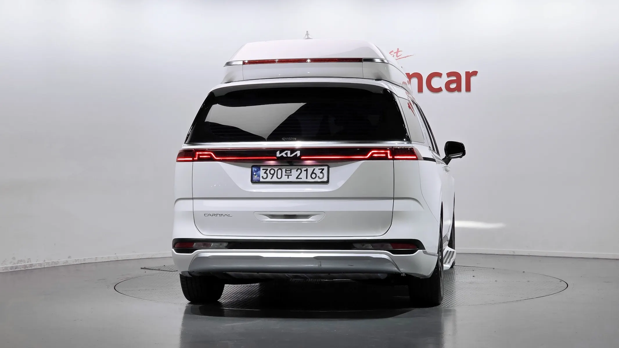 Kia Carnival 9 2021 3/5