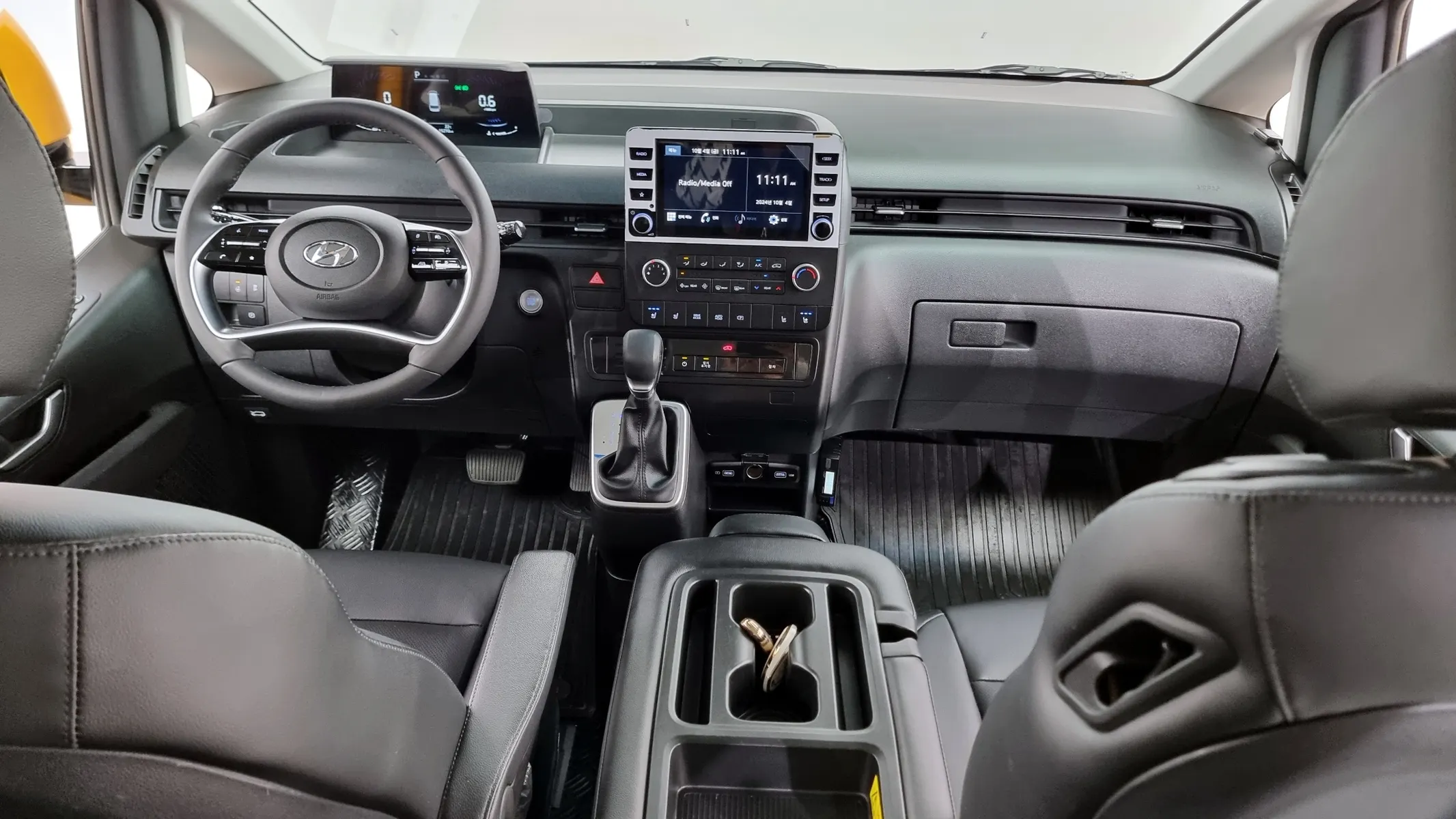 Hyundai Staria L3.5 2023 4/5