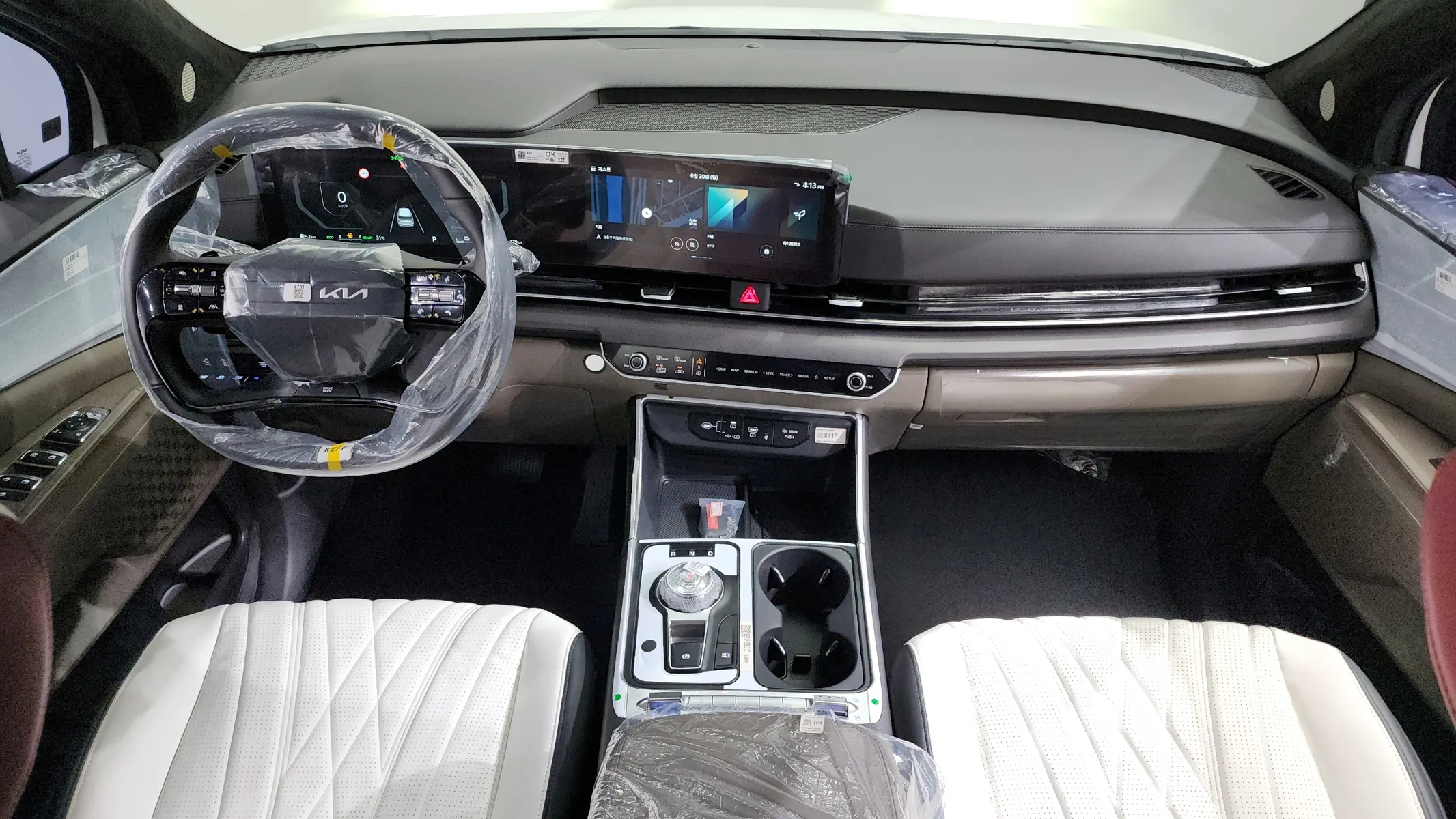 Kia 4 HEV 9 () 2025 4/5