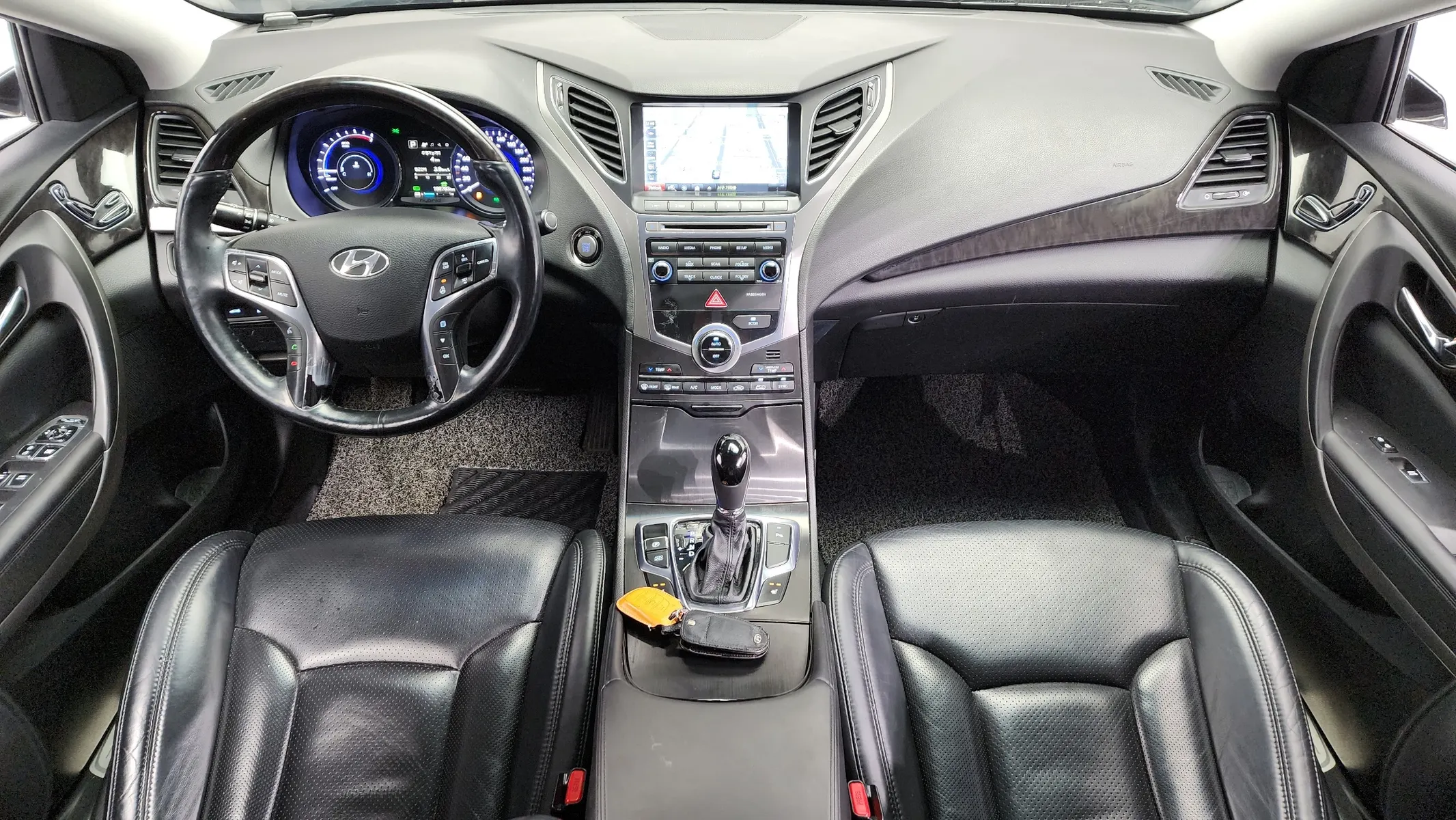 Hyundai HG 2015 4/5