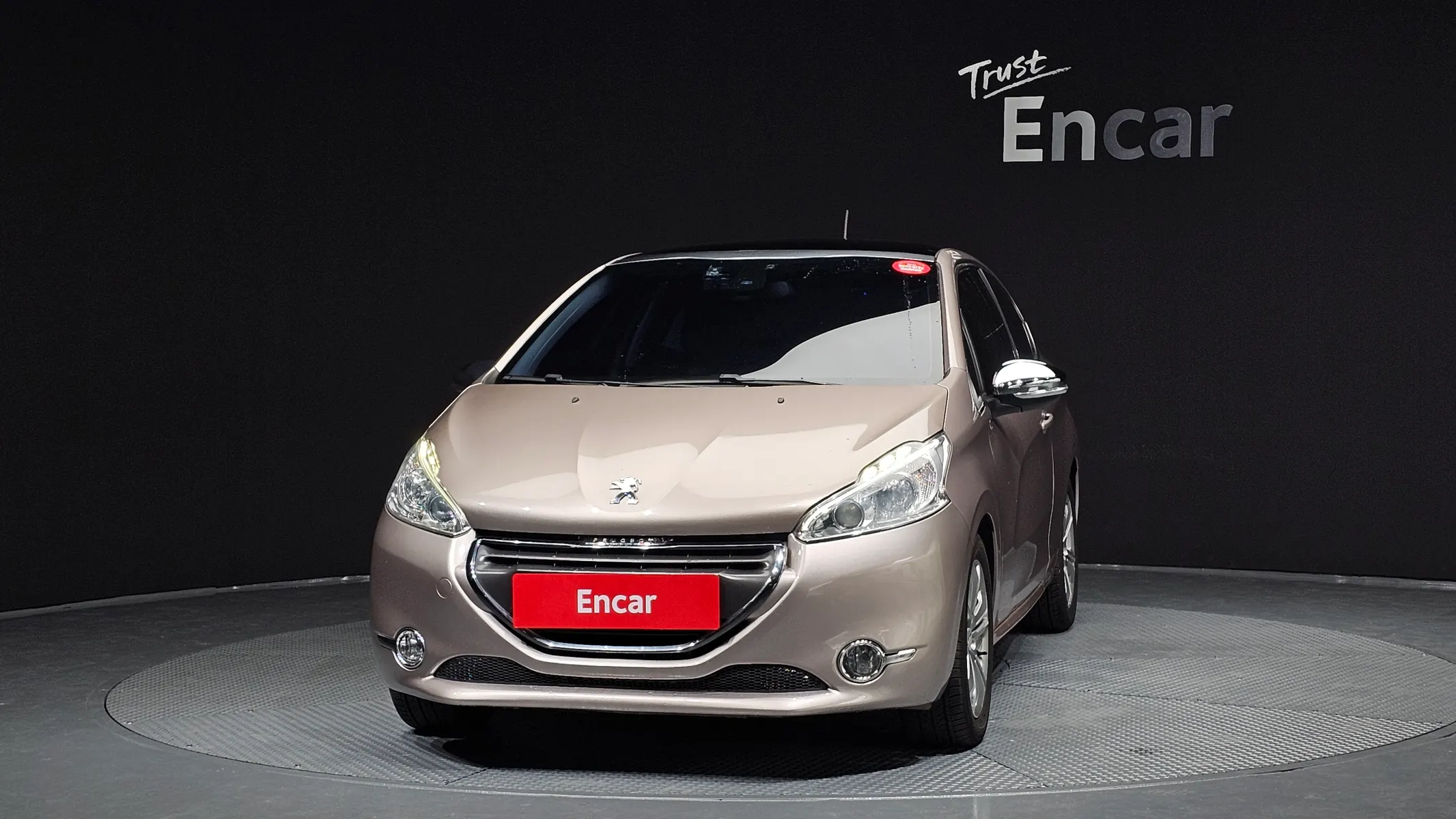 Peugeot 208 1.6 e-HDi 3 2013 2/5
