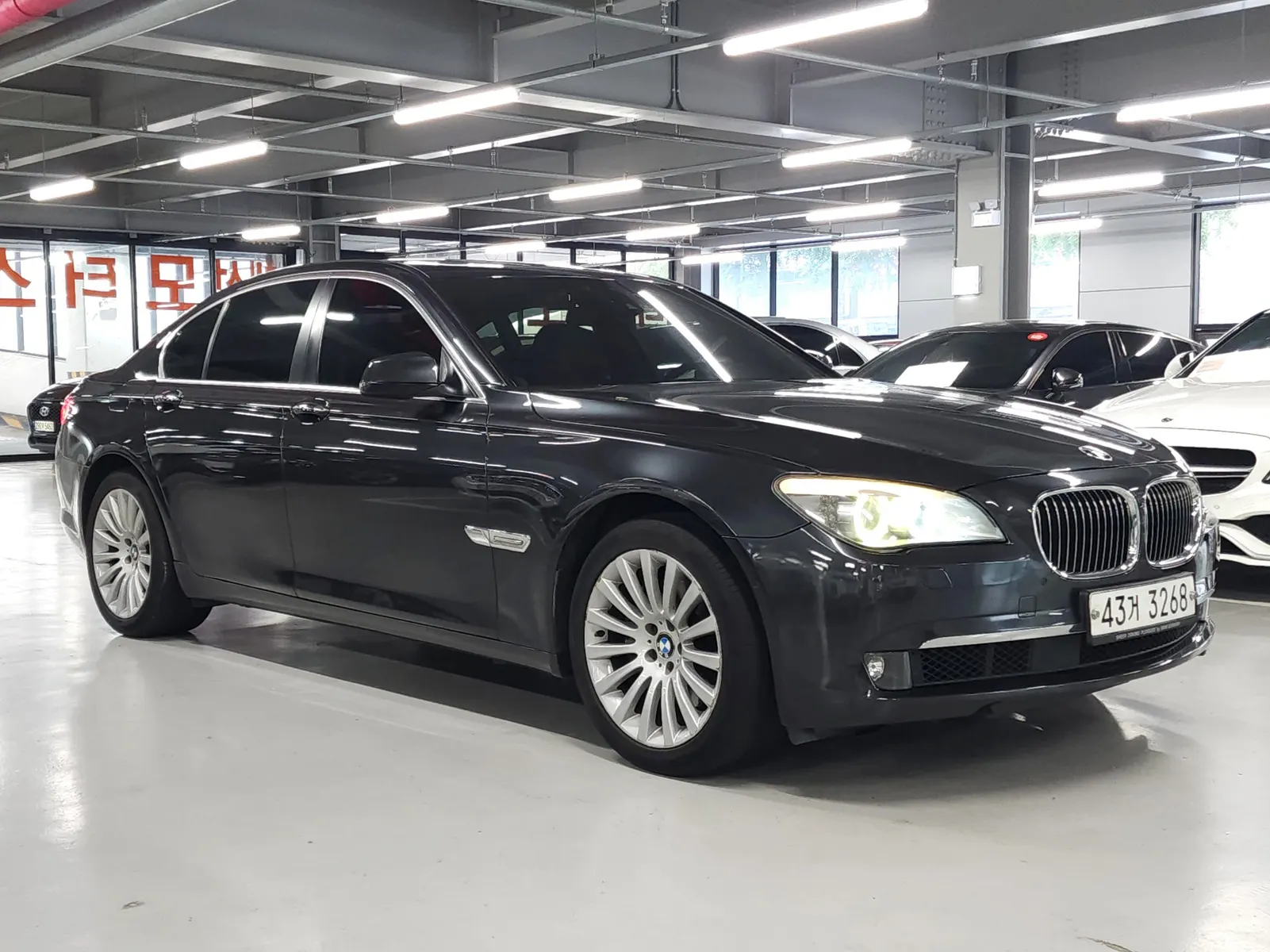 BMW 7 Series (F01) 740i 2012 3/21