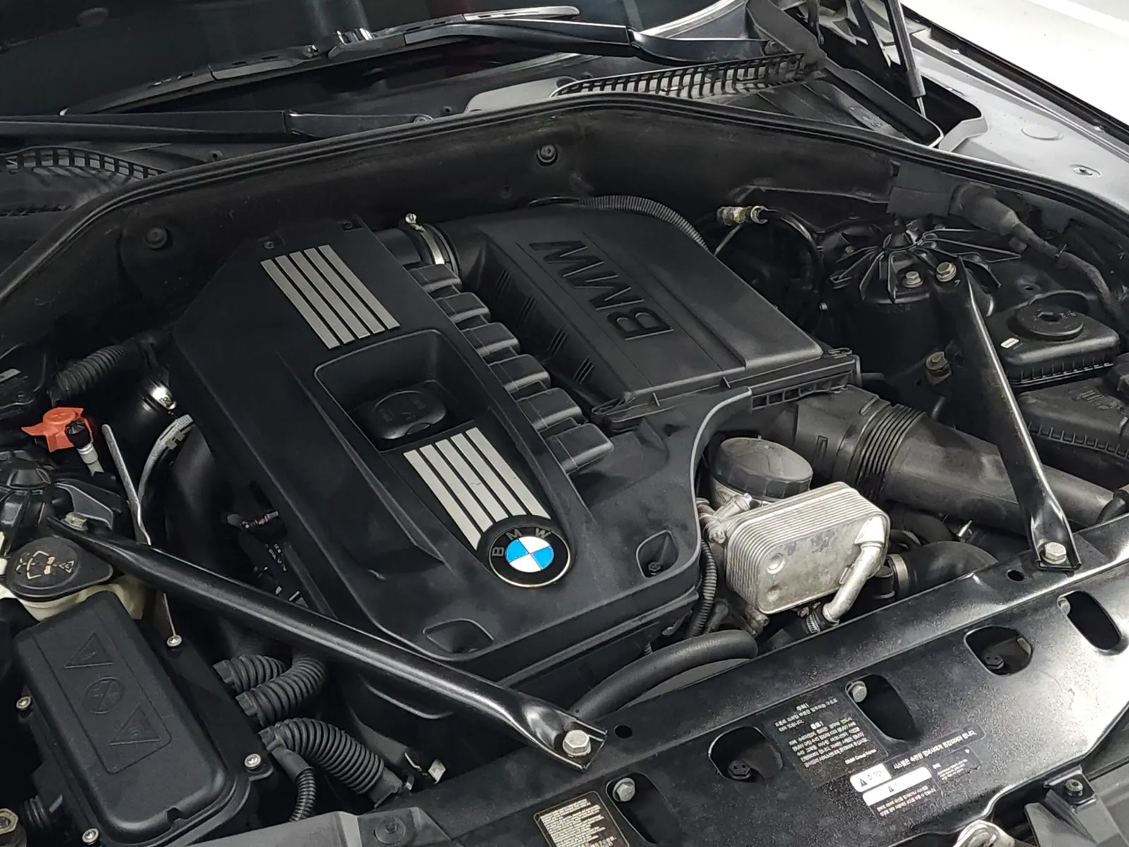 BMW 7 Series (F01) 740i 2012 20/21
