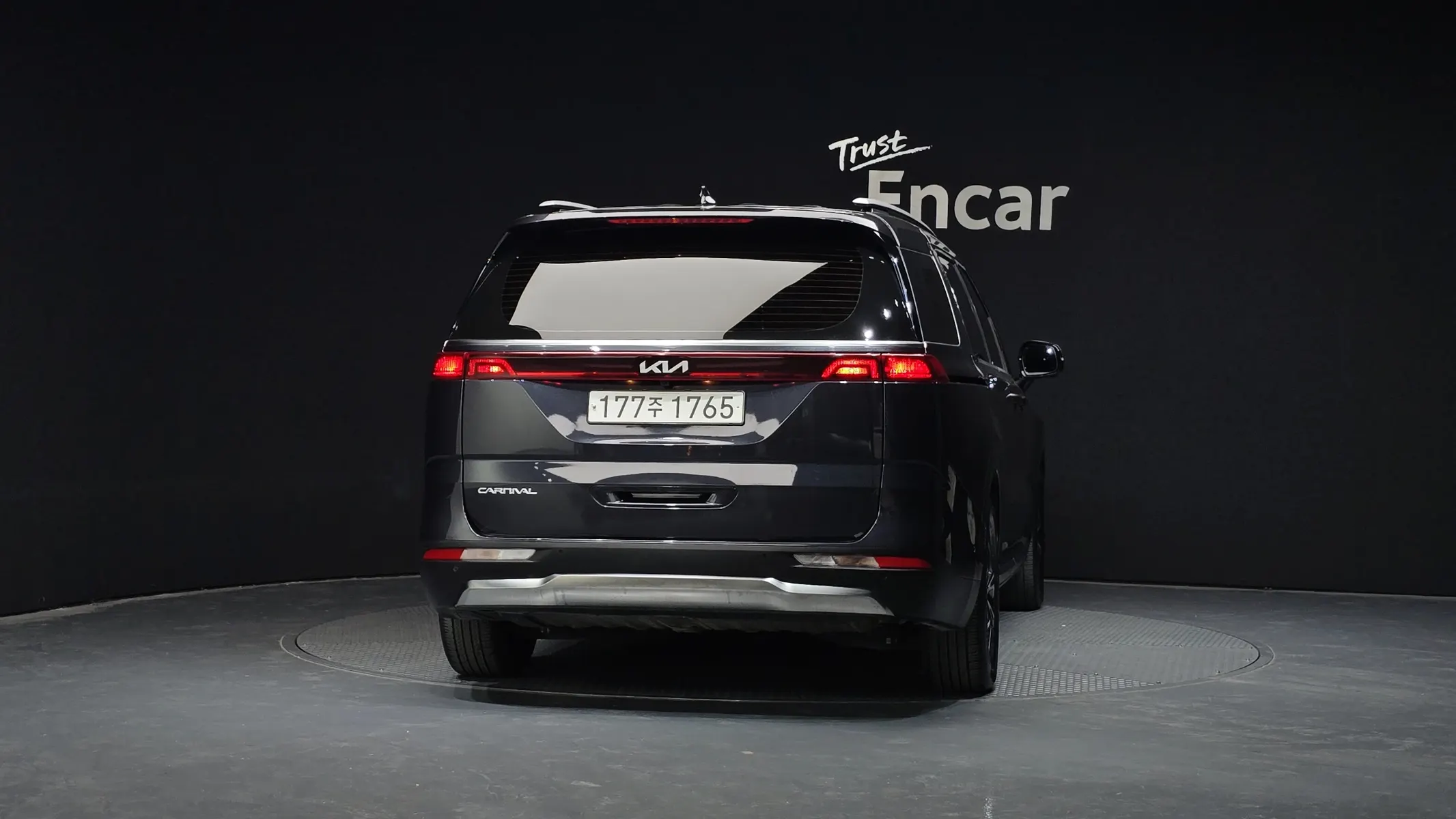 Kia Carnival 9 2022 3/5