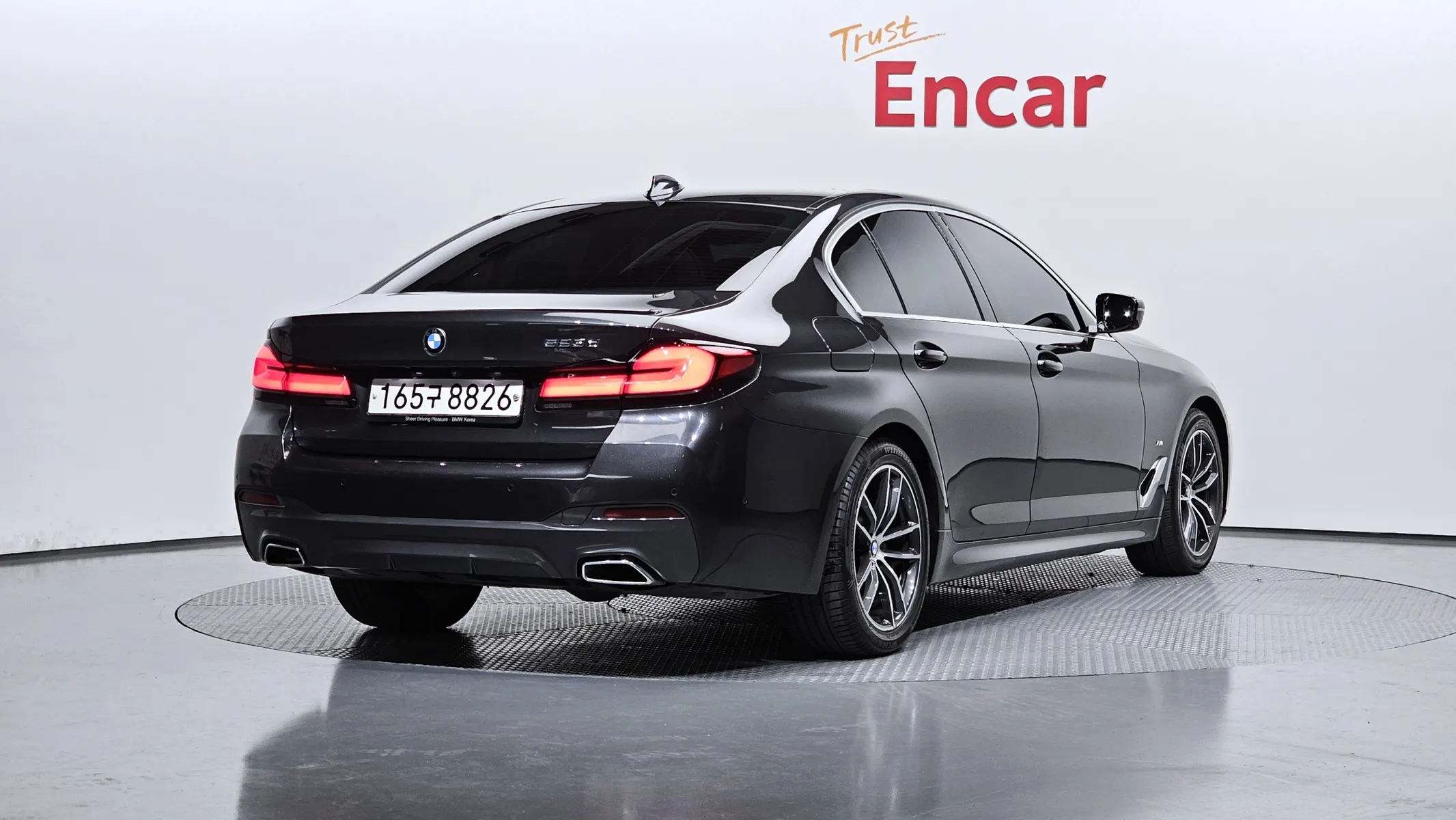 BMW 5 Series (G30) 523d M 2021 2/21