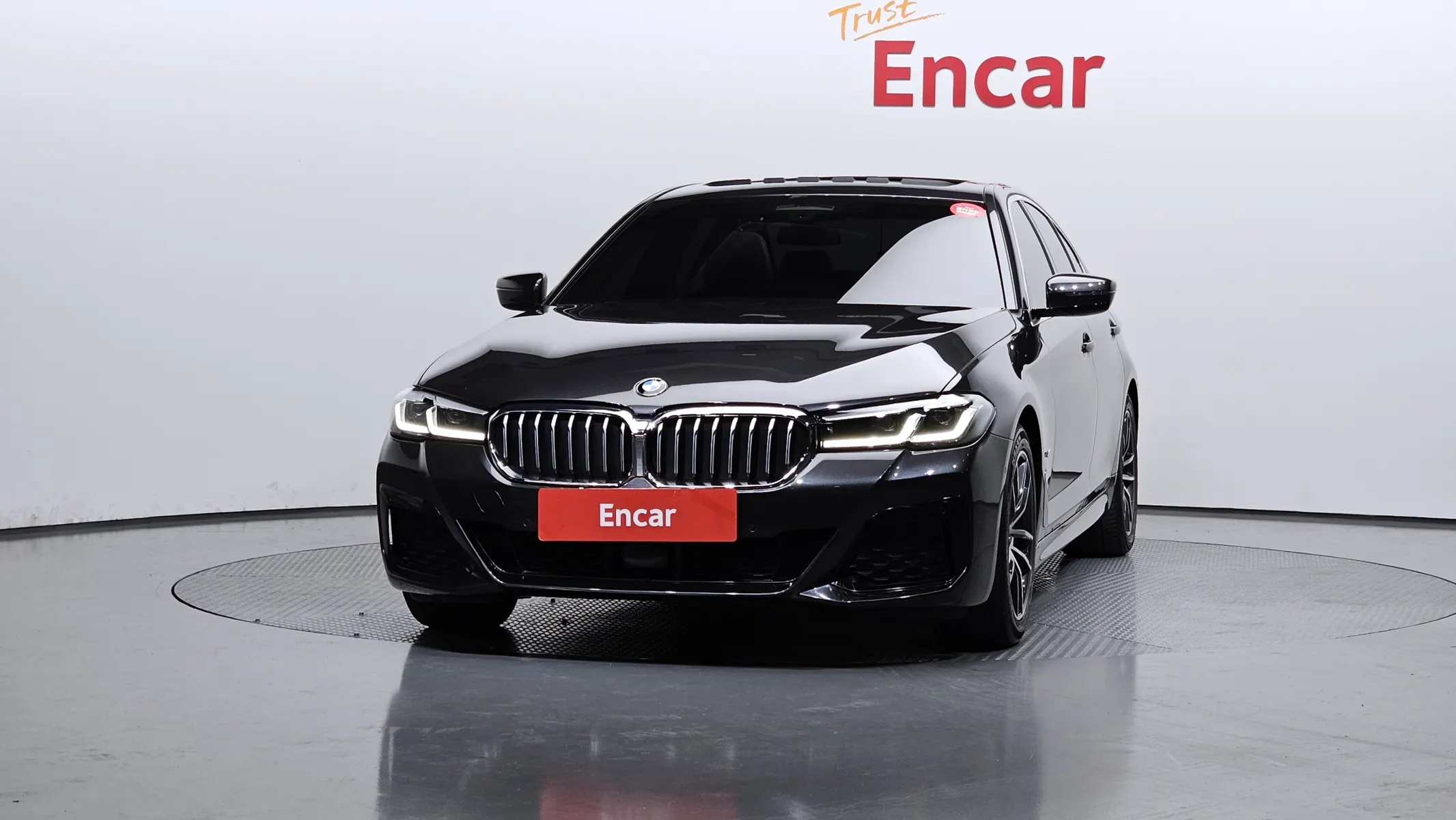 BMW 5 Series (G30) 523d M 2021 3/21