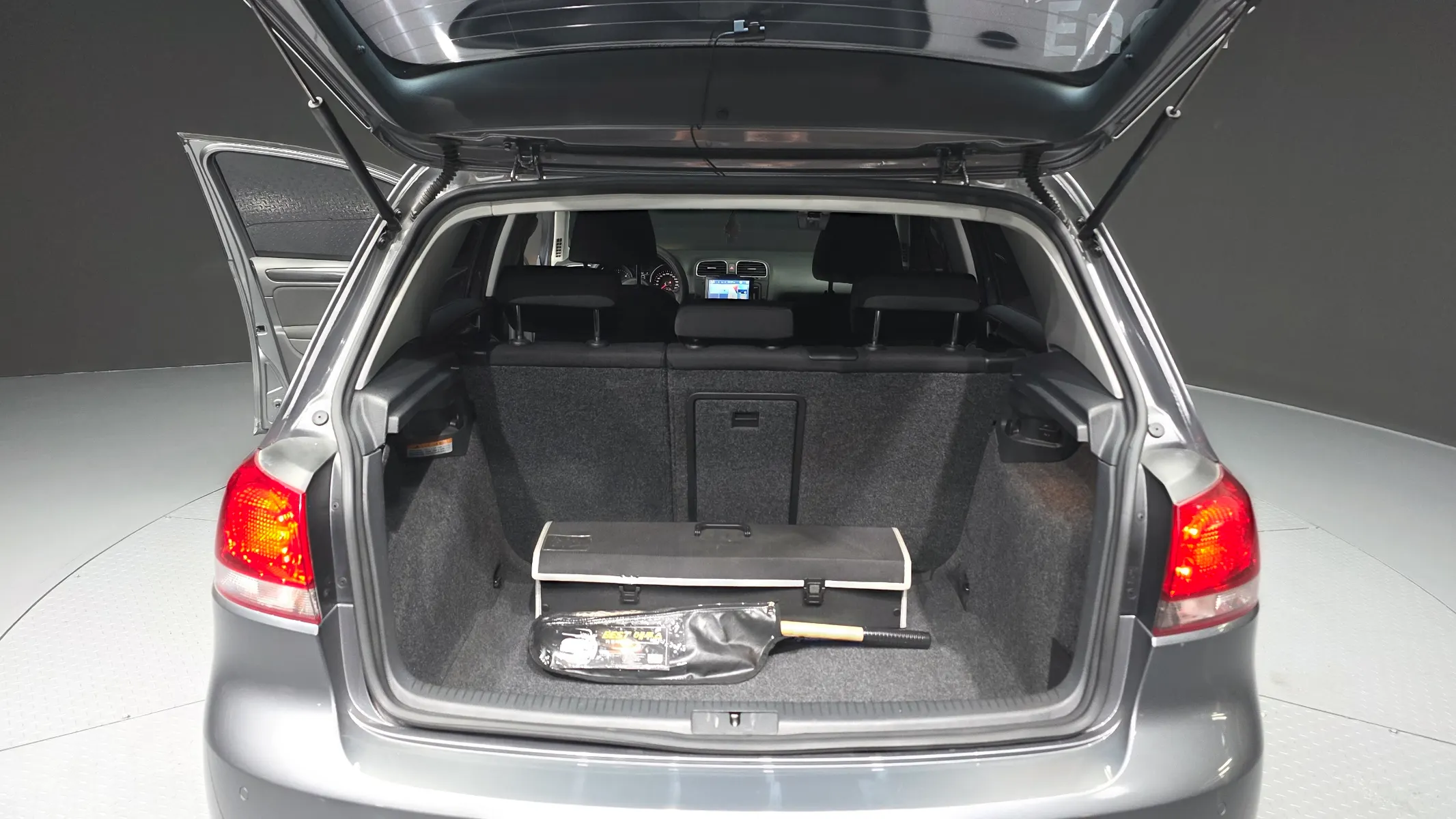 Volkswagen 6 1.6 TDI 2011 20/21