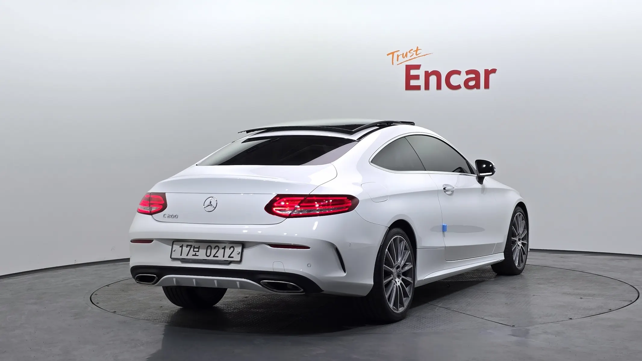 Mercedes-Benz C-Class W205 C200 2016 2/21