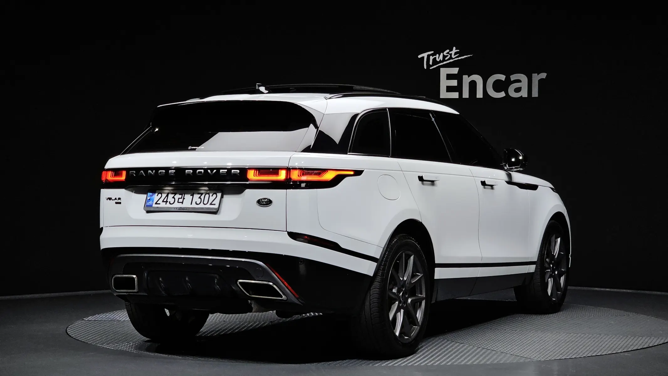 Land Rover 레인지로버 벨라 3.0 P400 R- HSE 2022 2/31